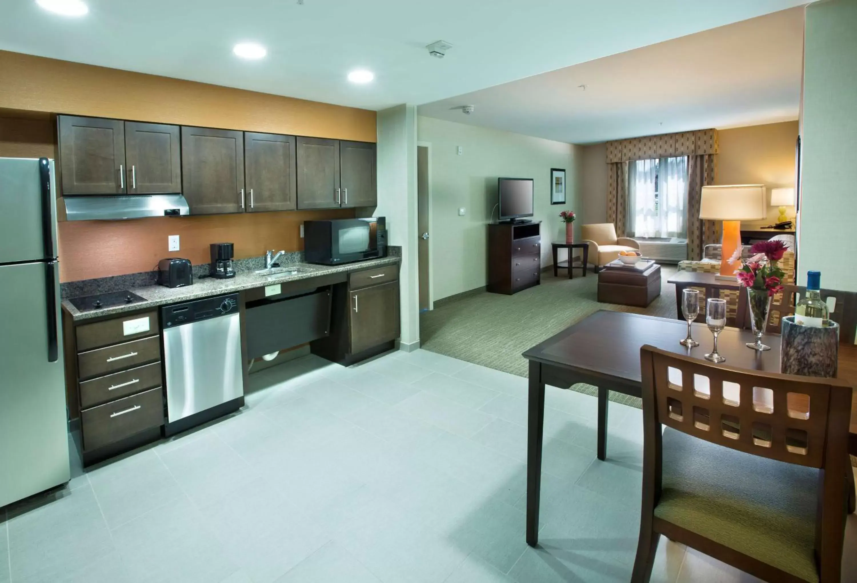 Kitchen or kitchenette, Kitchen/Kitchenette in Homewood Suites by Hilton Newport-Middletown