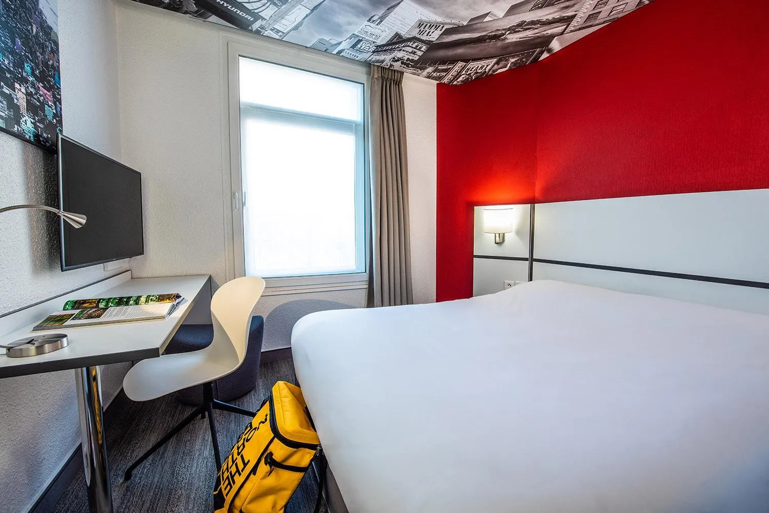 Photo of the whole room, Bed in Ibis Styles Strasbourg Centre Gare