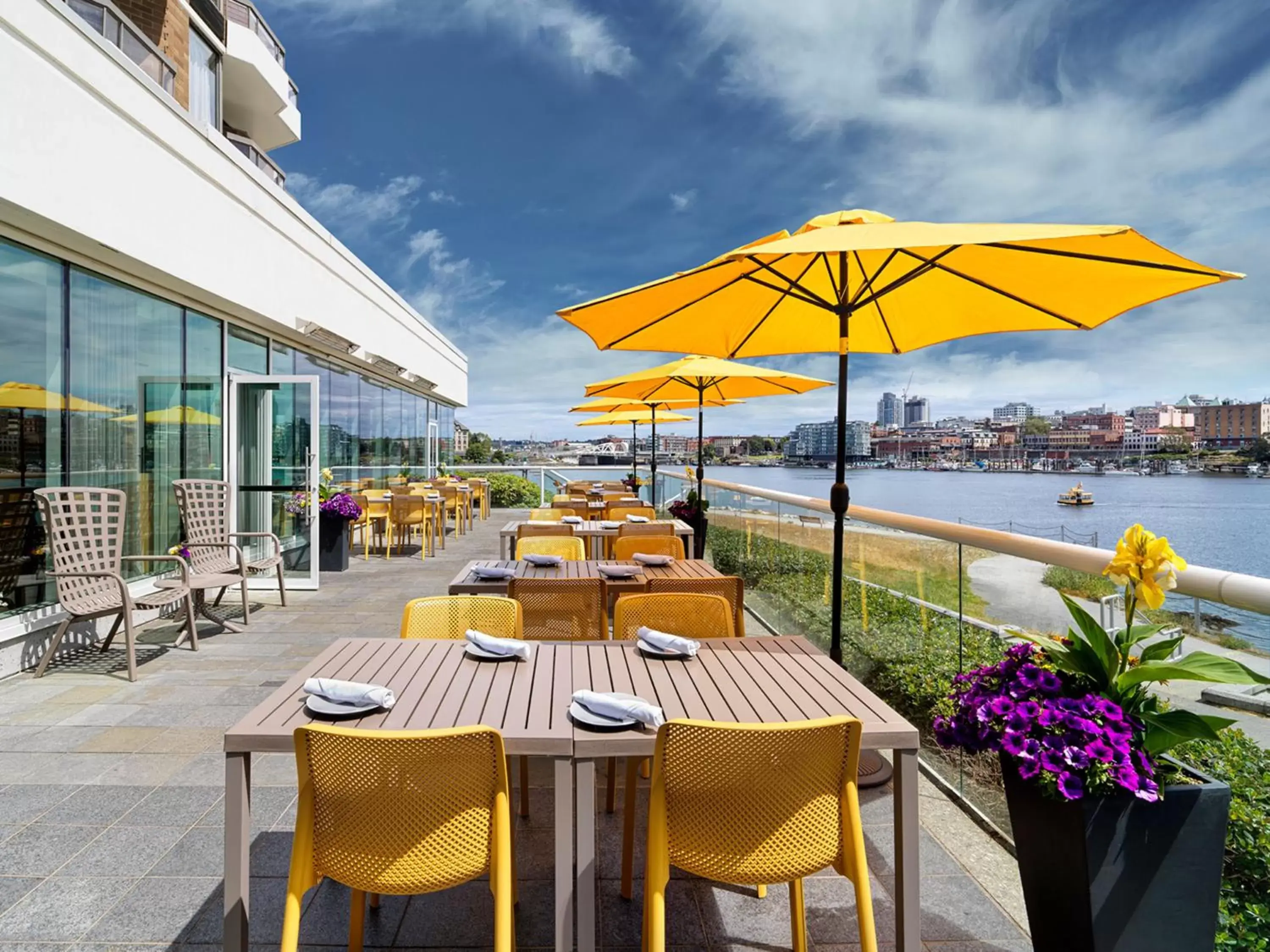 Patio, Restaurant/Places to Eat in Inn at Laurel Point