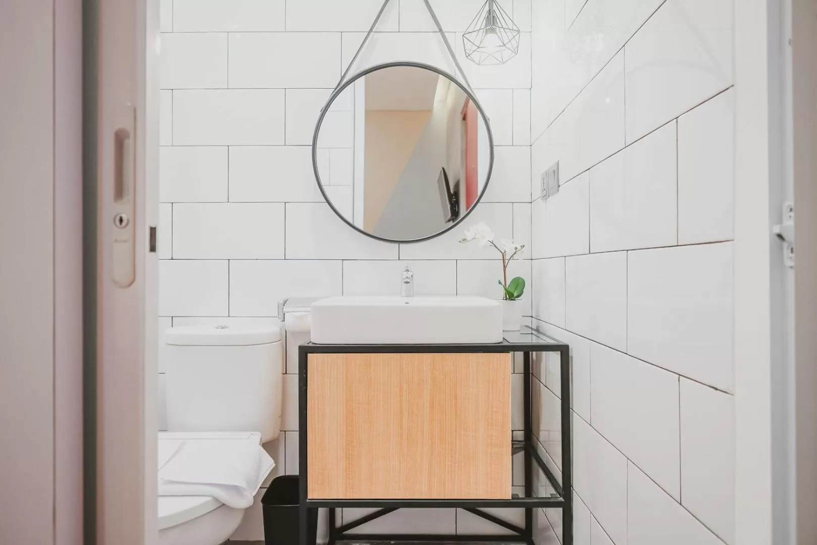 Bathroom in RedDoorz Plus @ Thamrin