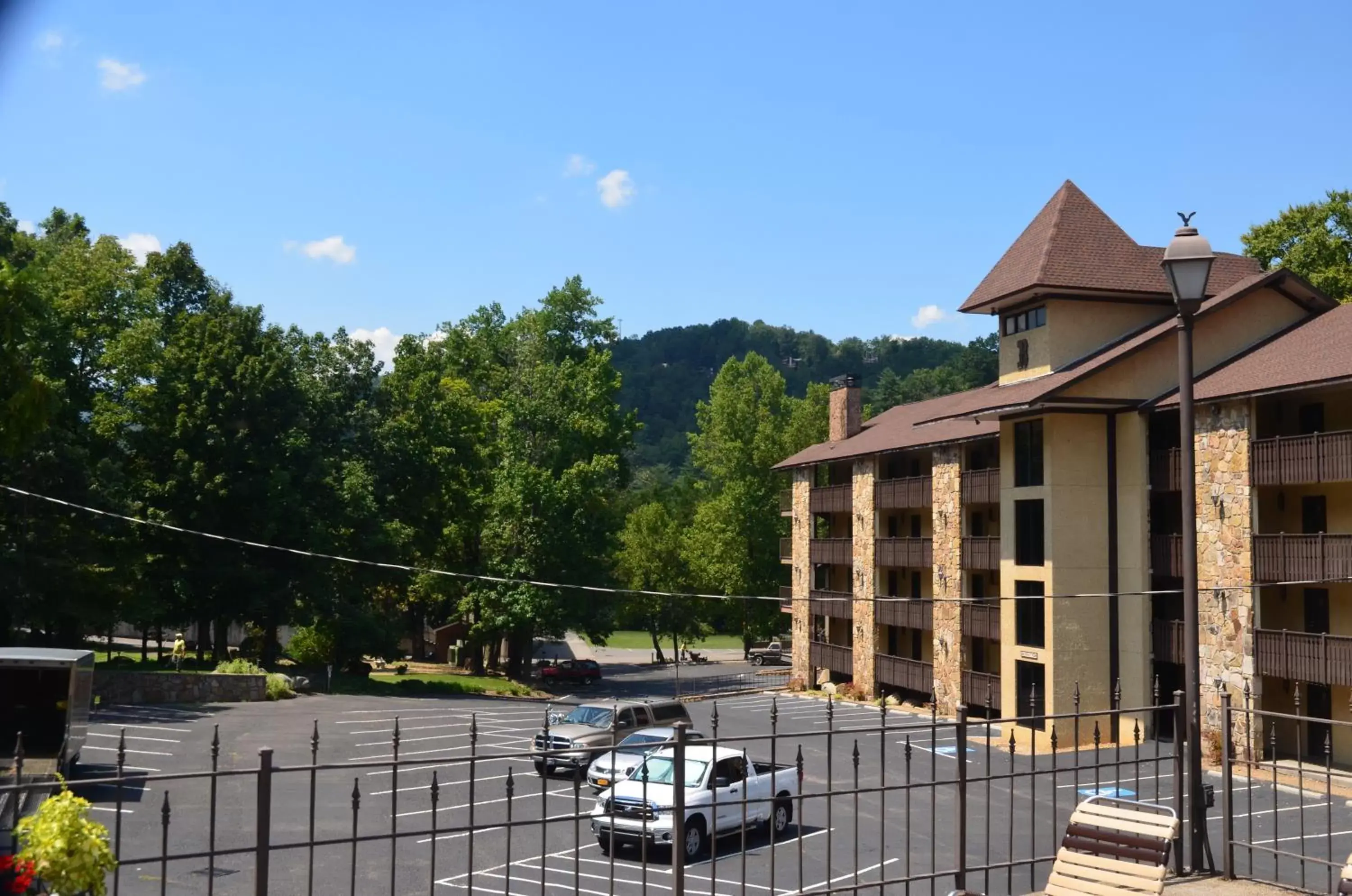 Facade/entrance in Brookside Lodge