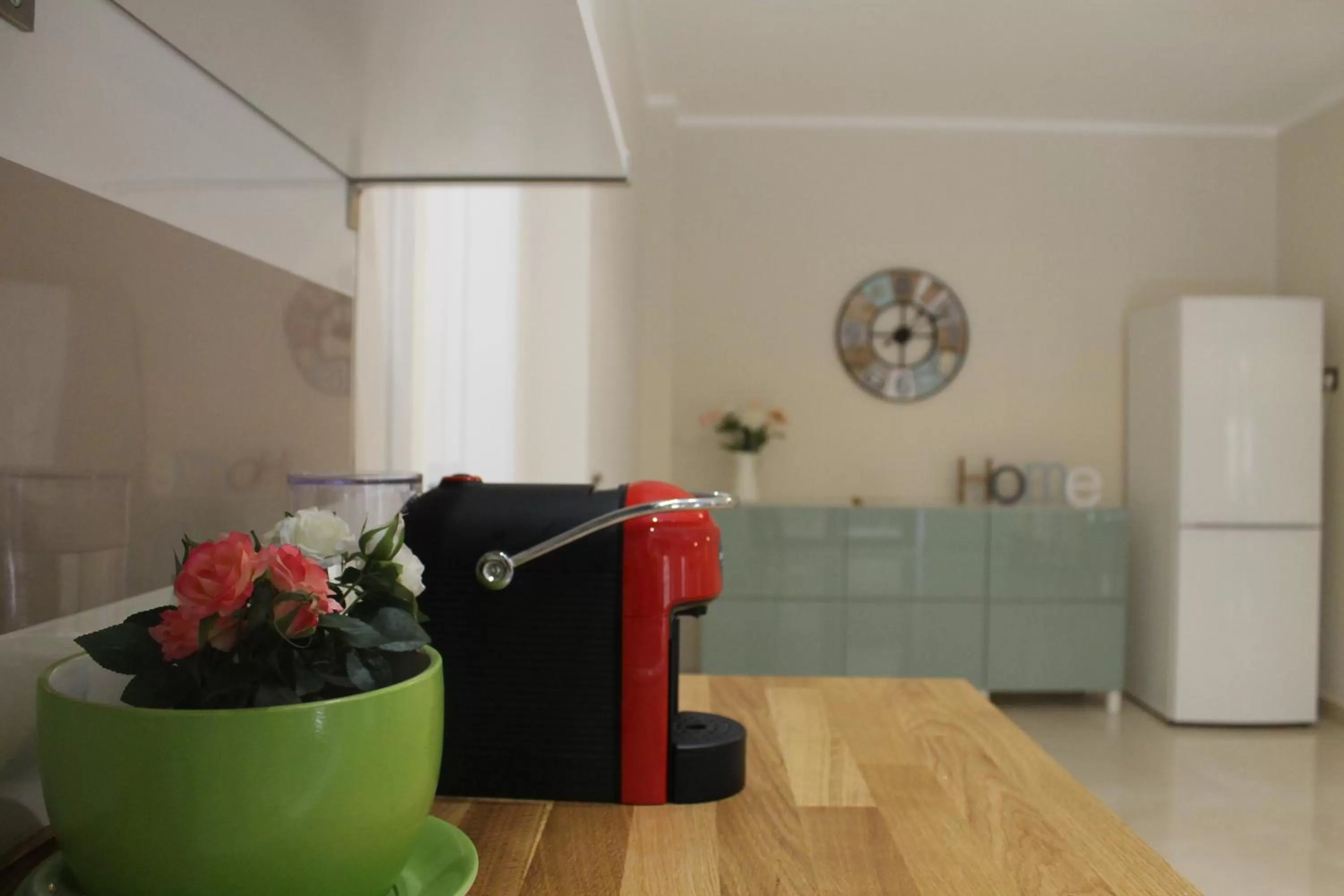 Communal kitchen in HomeAway Salerno