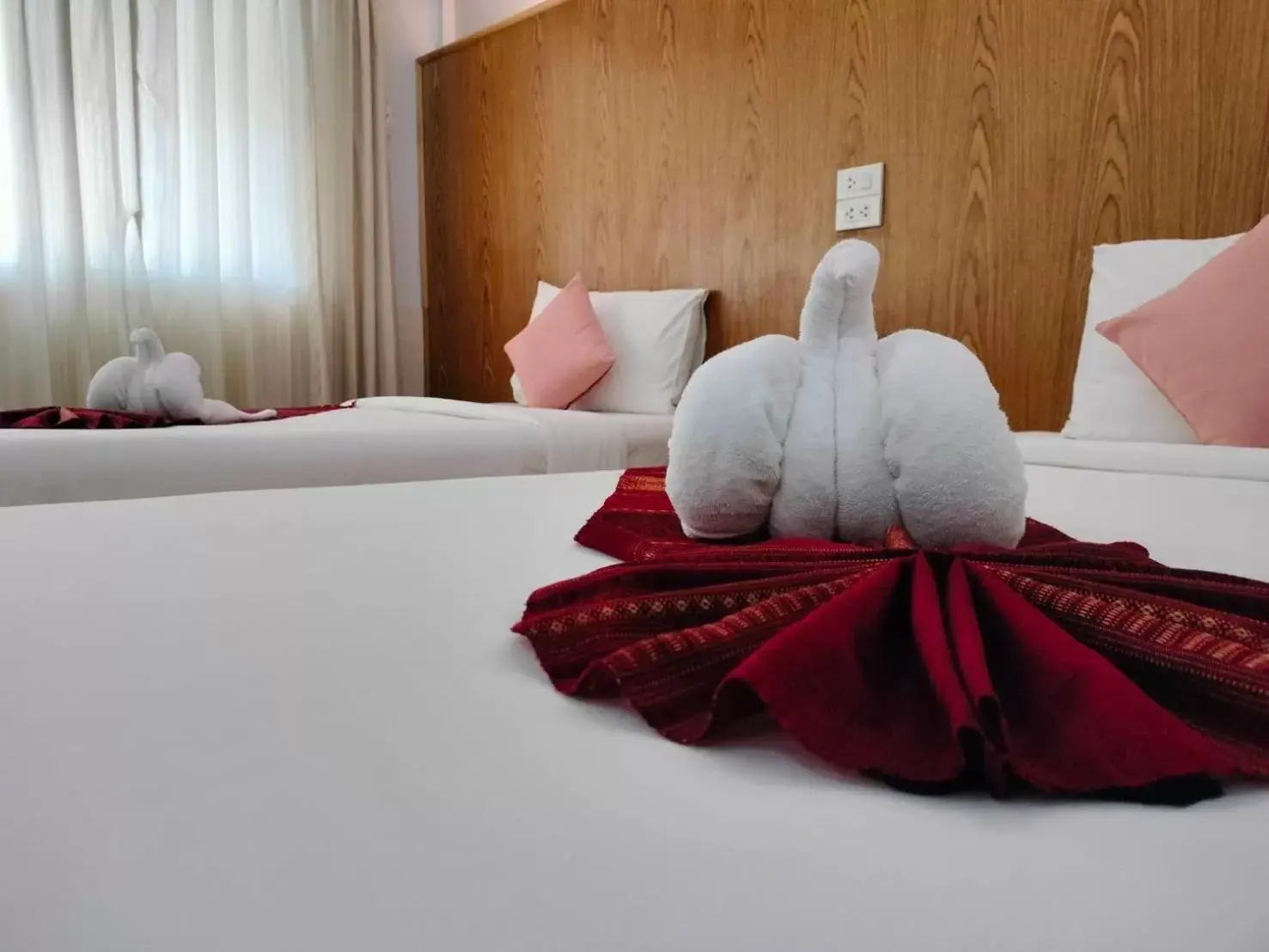 Bedroom, Bed in S2S Queen Trang Hotel