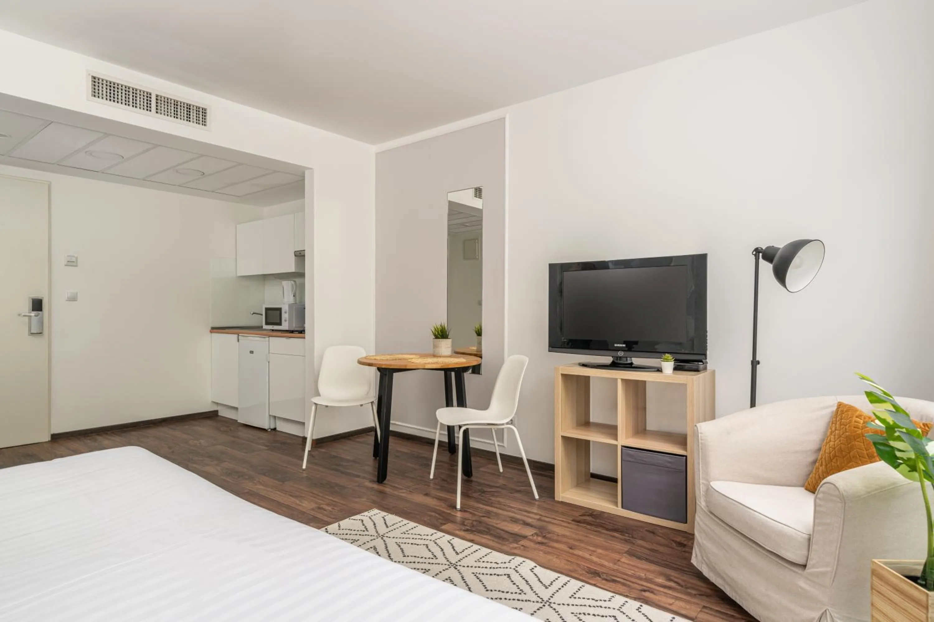 Photo of the whole room, Bed in Vagabond Downtown