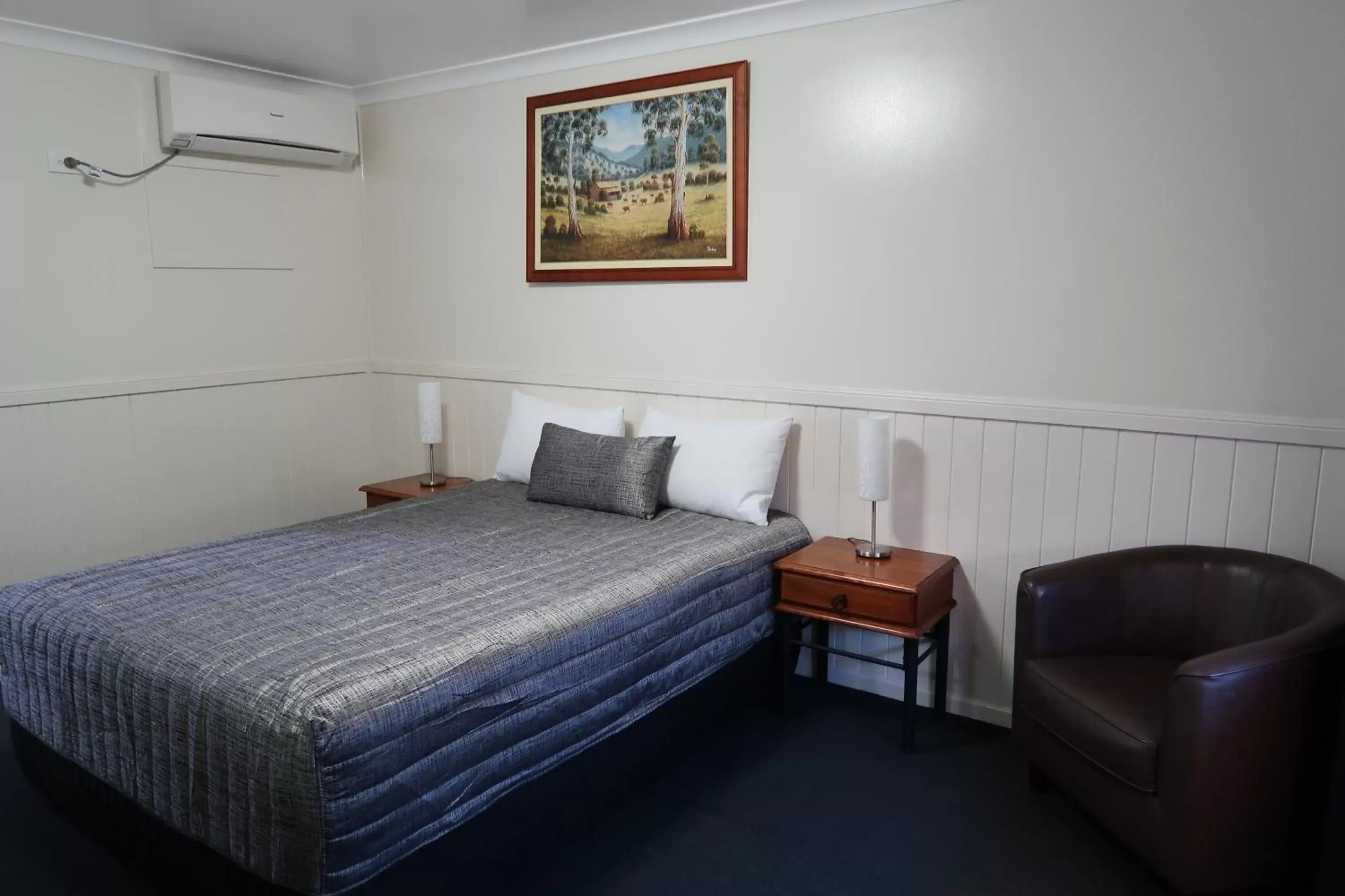 Bed in Charleville Waltzing Matilda Motor Inn