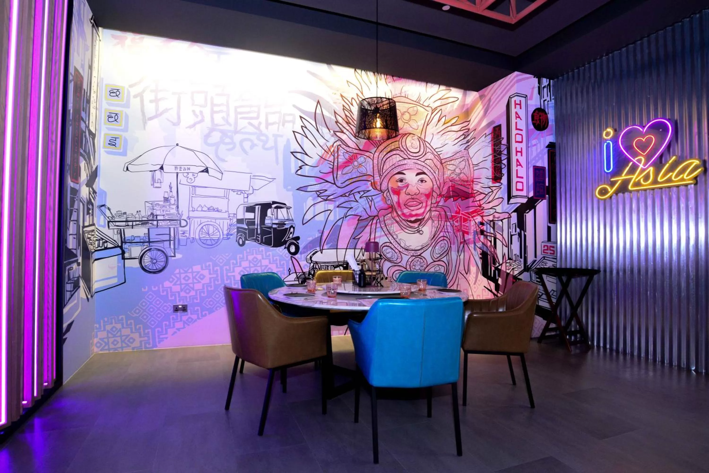 Restaurant/places to eat in Edge Creekside Hotel