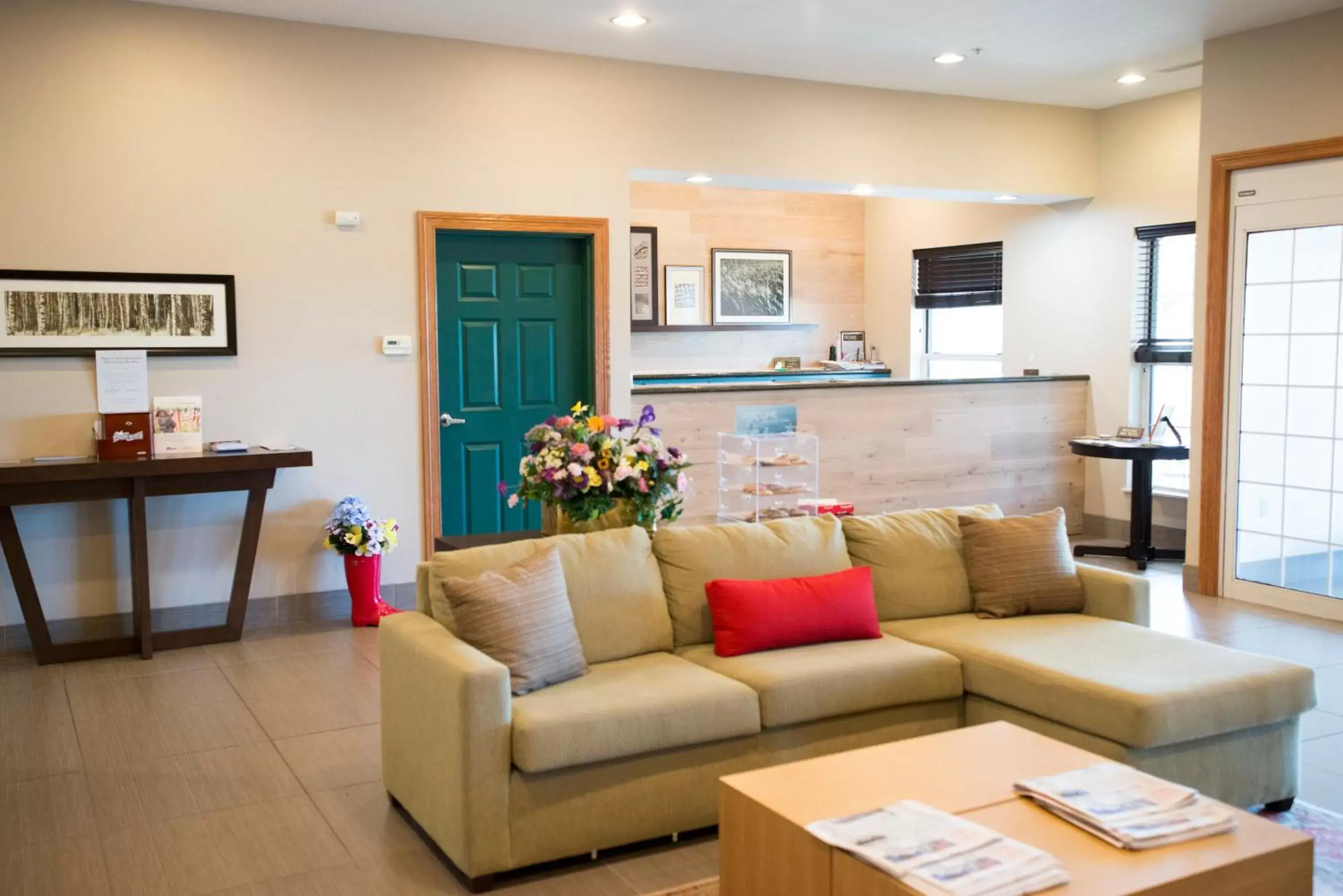 Lobby or reception in Country Inn & Suites by Radisson, Effingham, IL Lobby or reception in Country Inn & Suites by Radisson, Effingham, IL