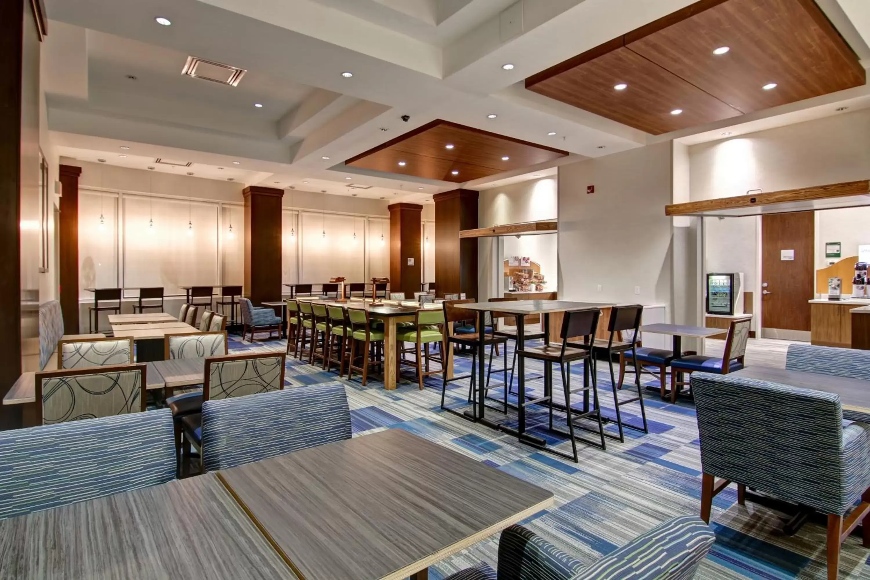 Breakfast, Restaurant/Places to Eat in Holiday Inn Express Hotel & Suites Toronto - Markham, an IHG Hotel