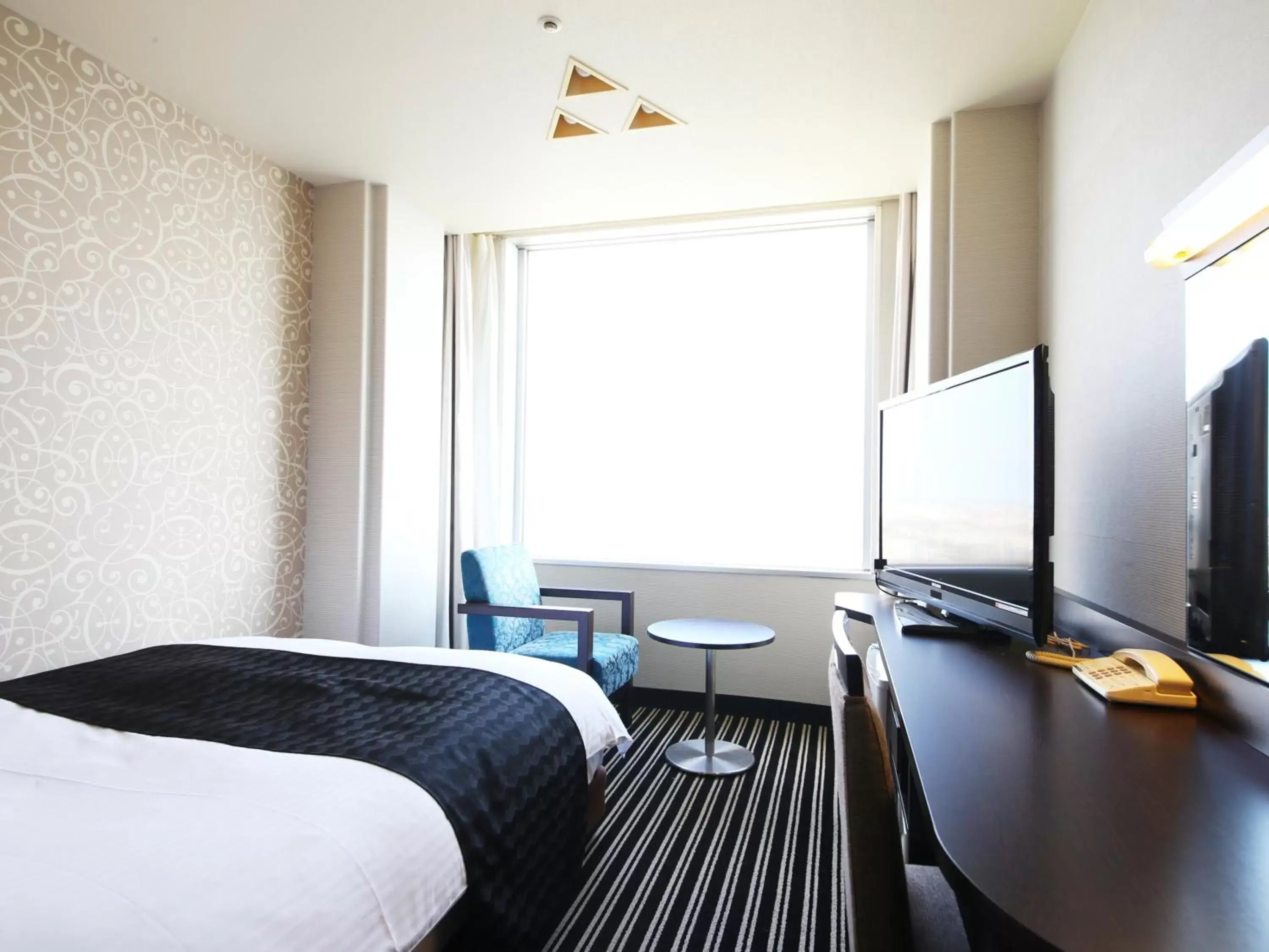 Photo of the whole room, TV/Entertainment Center in APA Hotel & Resort Tokyo Bay Makuhari