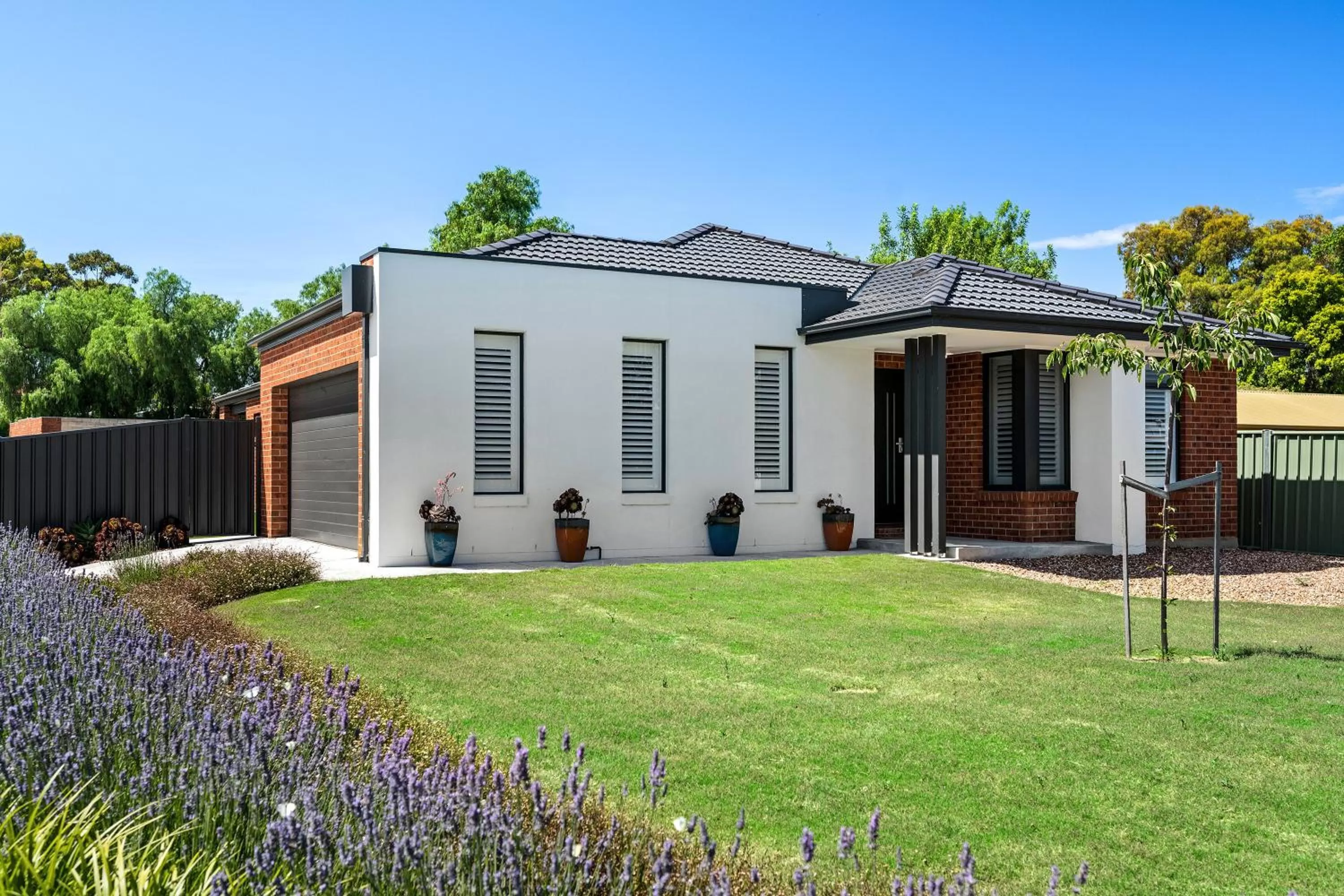 Property building in Julie-Anna, Bendigo
