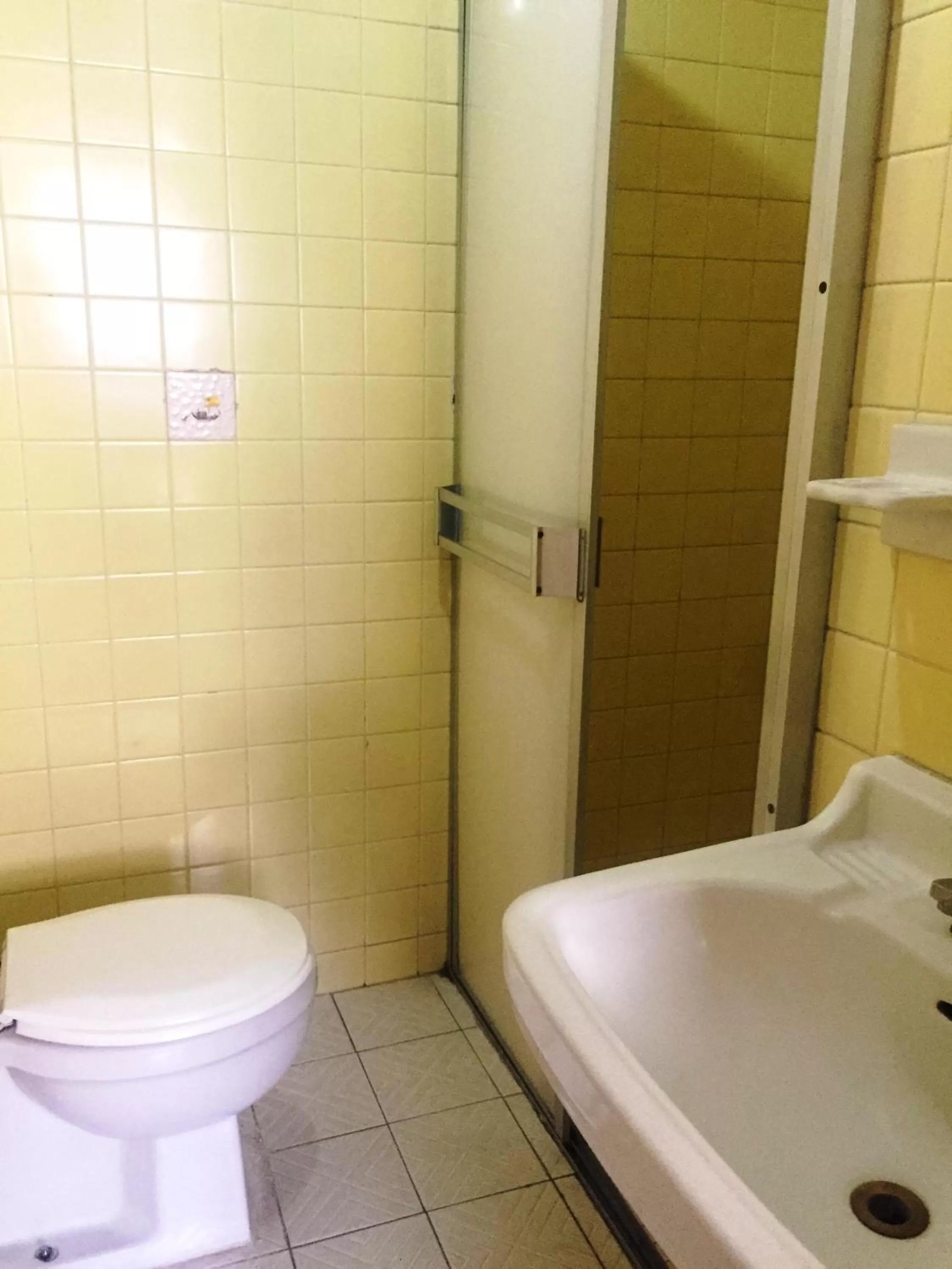 Shower in Hotel María Teresa