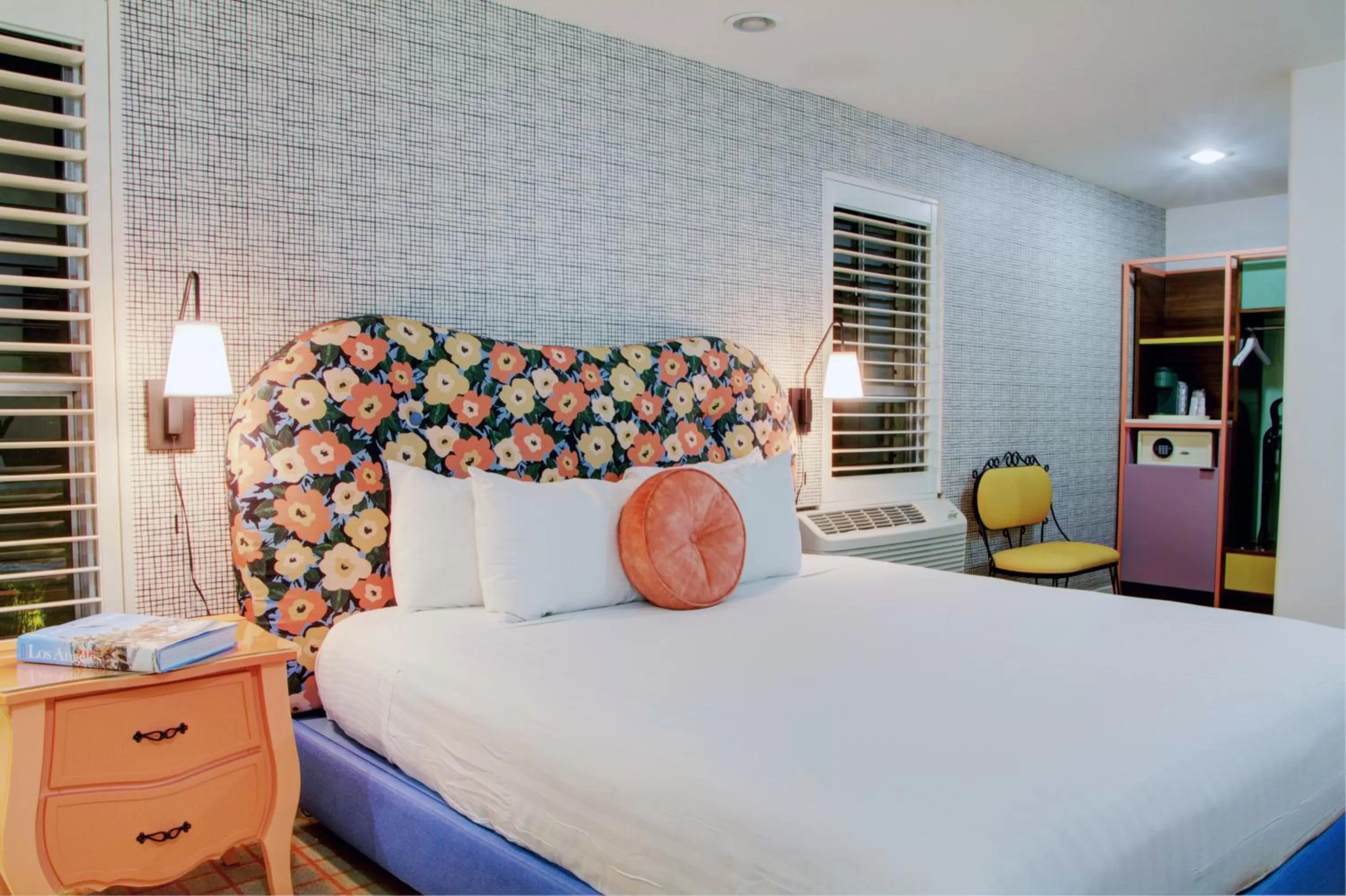 Bed in The Hollywood Franklin Hotel near Universal Studios