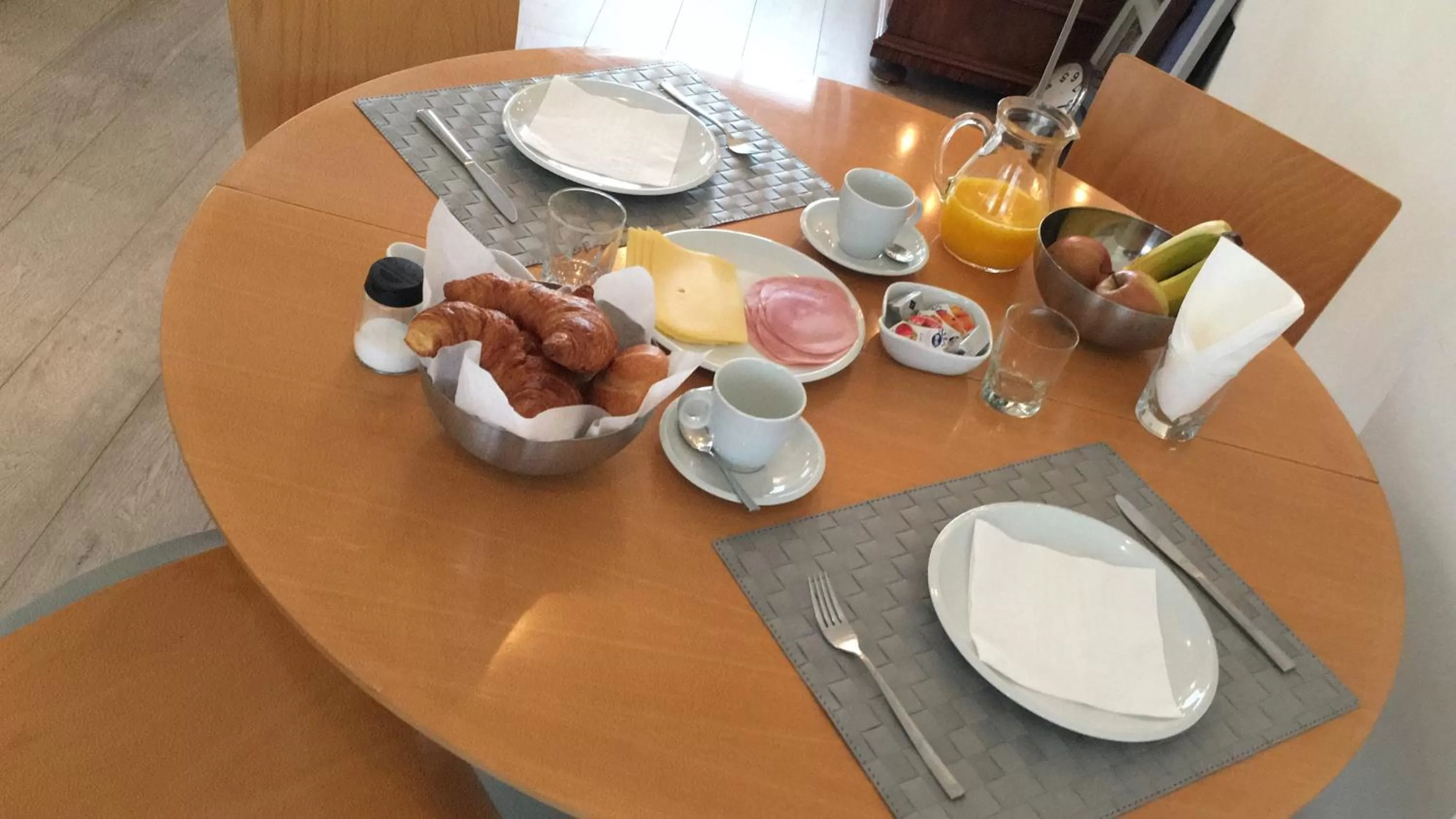 Continental breakfast in Nine Streets Inn