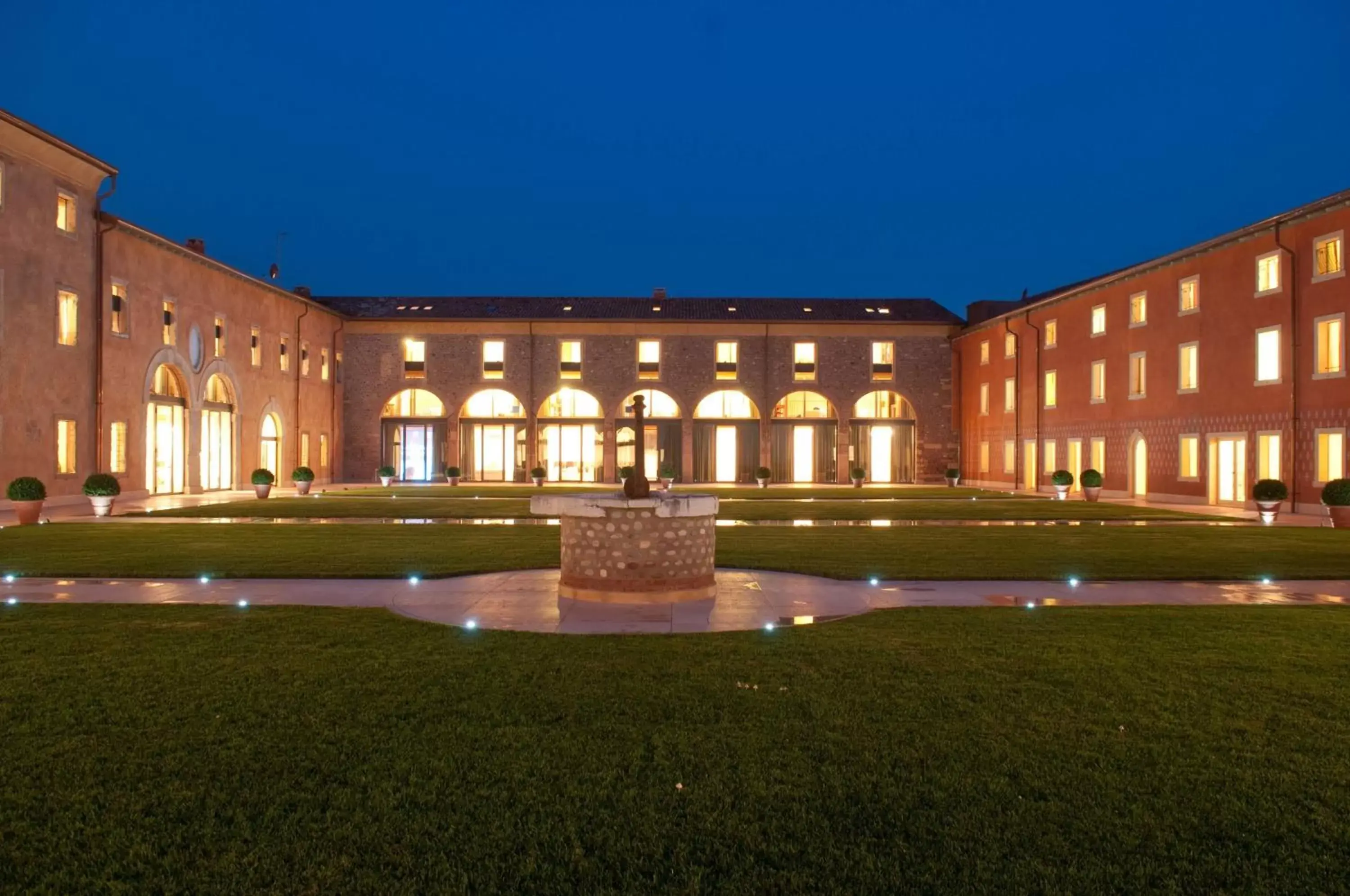 Facade/entrance in Hotel Veronesi La Torre Facade/entrance in Hotel Veronesi La Torre