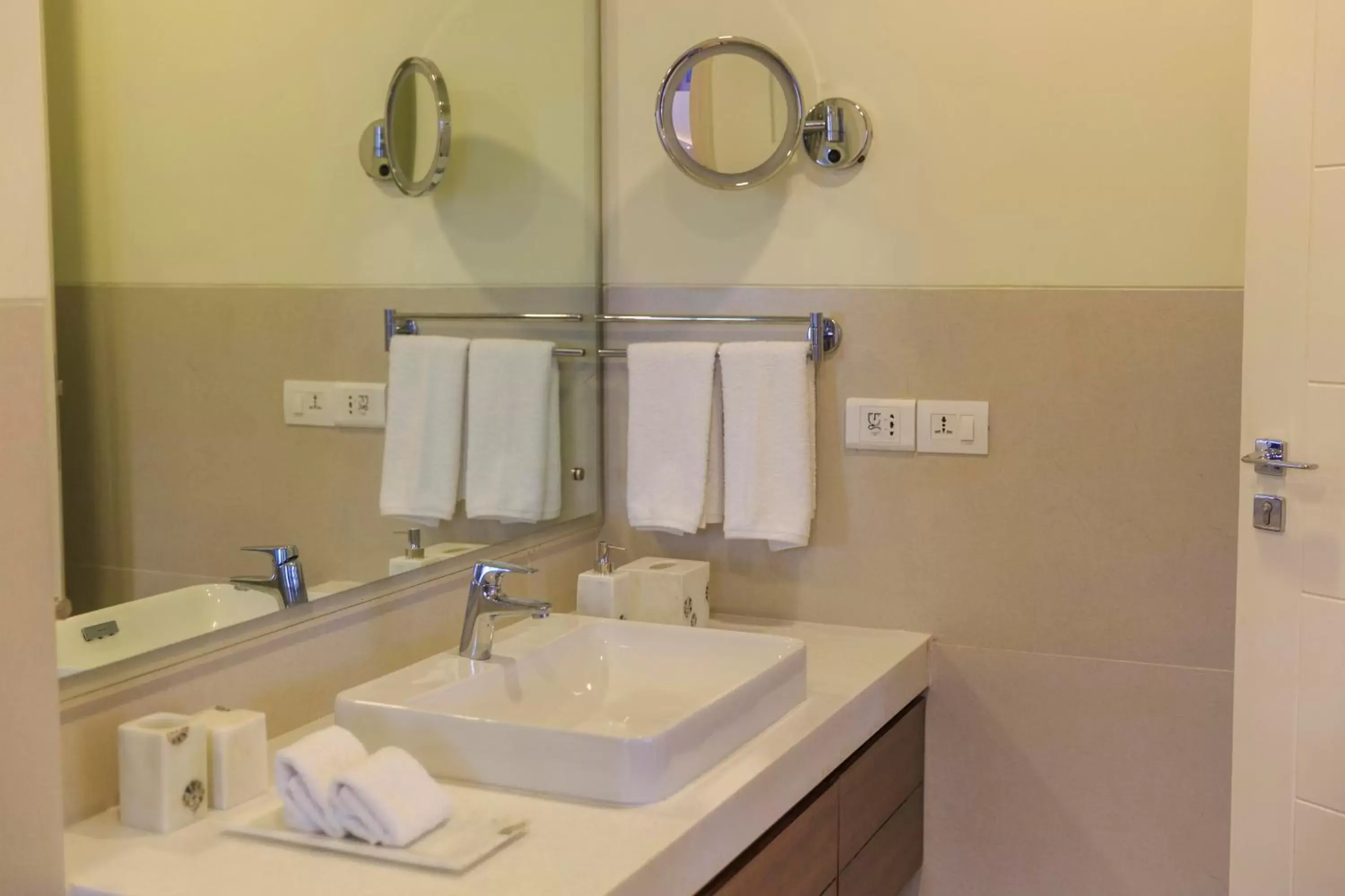 Bathroom in Acron Seaway Resort
