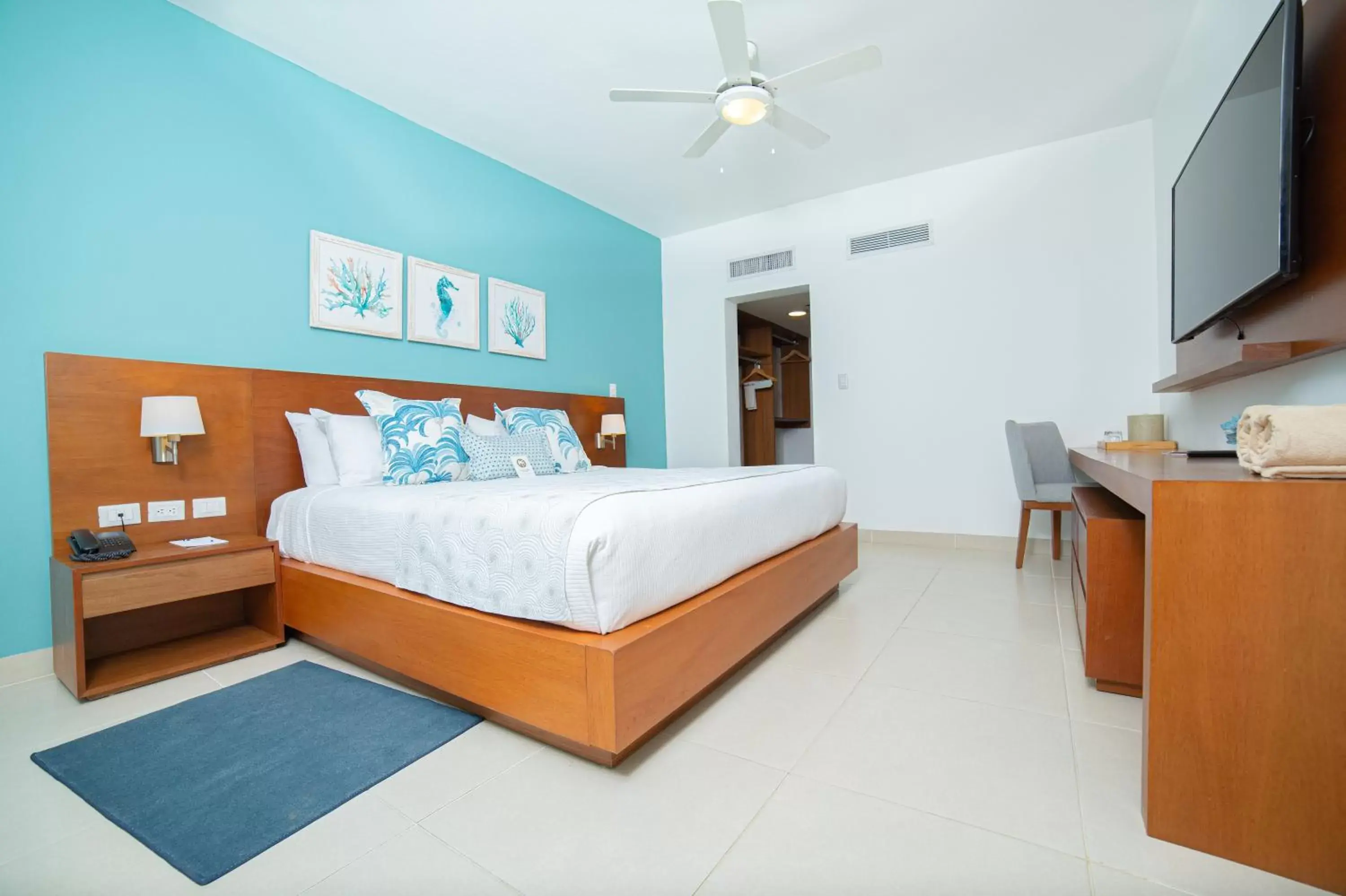 Photo of the whole room, Bed in Presidential Suites Cabarete - Room Only