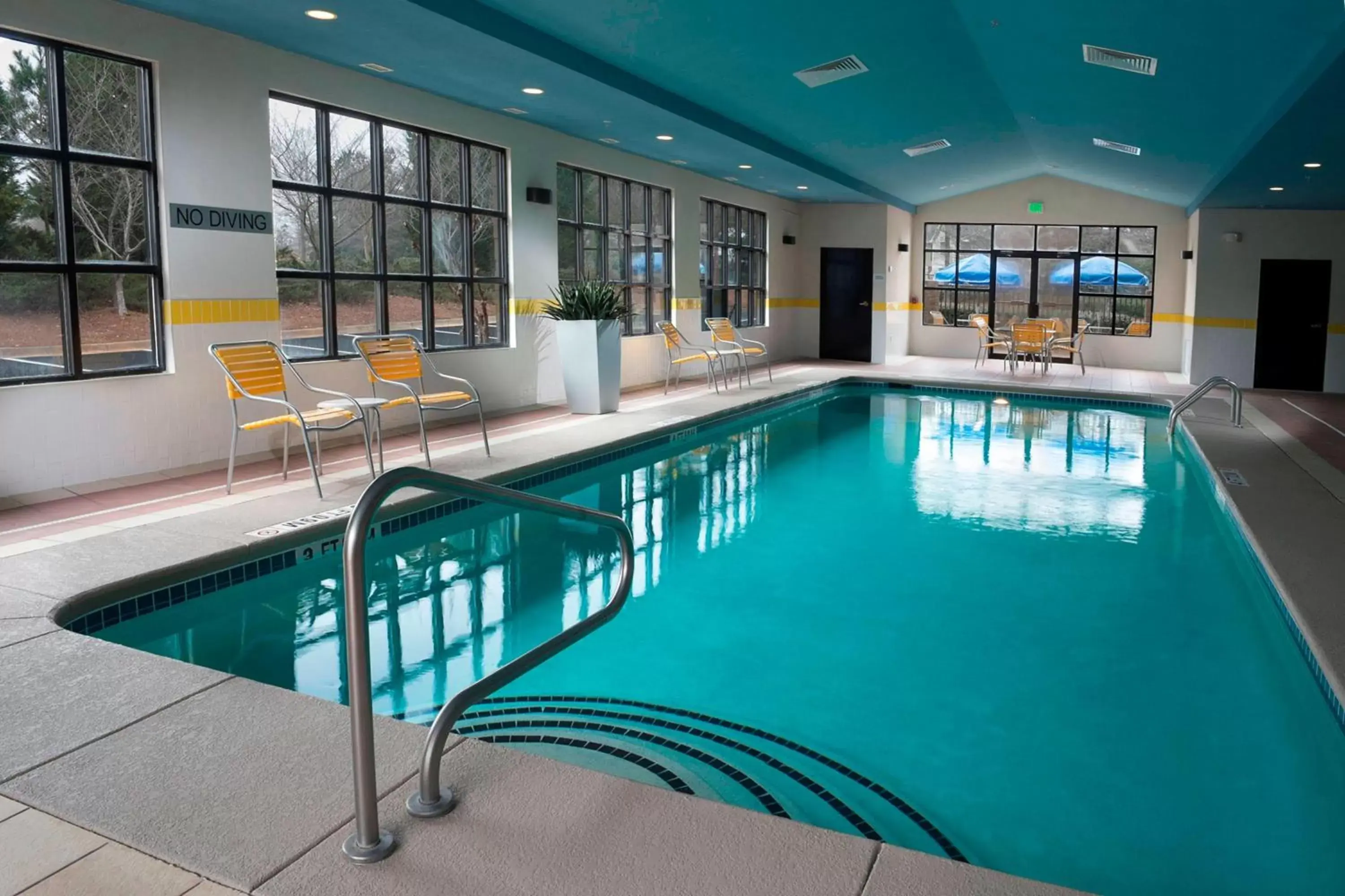 Swimming Pool in Fairfield Inn & Suites by Marriott Atlanta Buford/Mall of Georgia