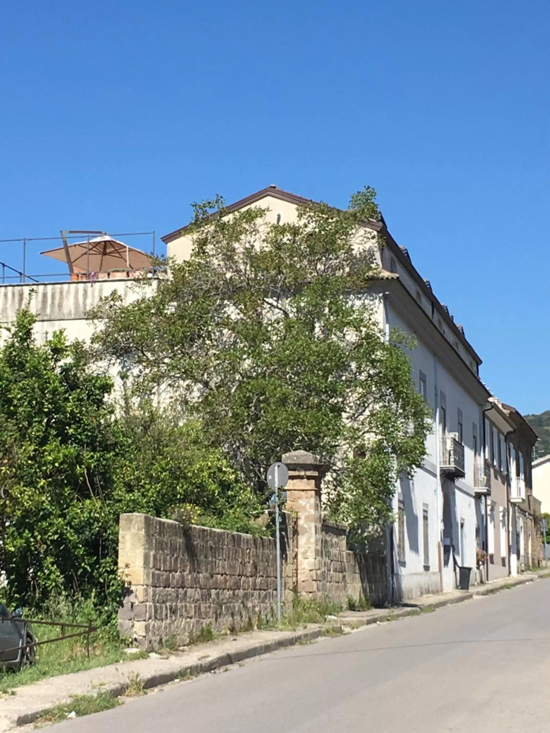 Facade/entrance, Property Building in B&B MontAlbano