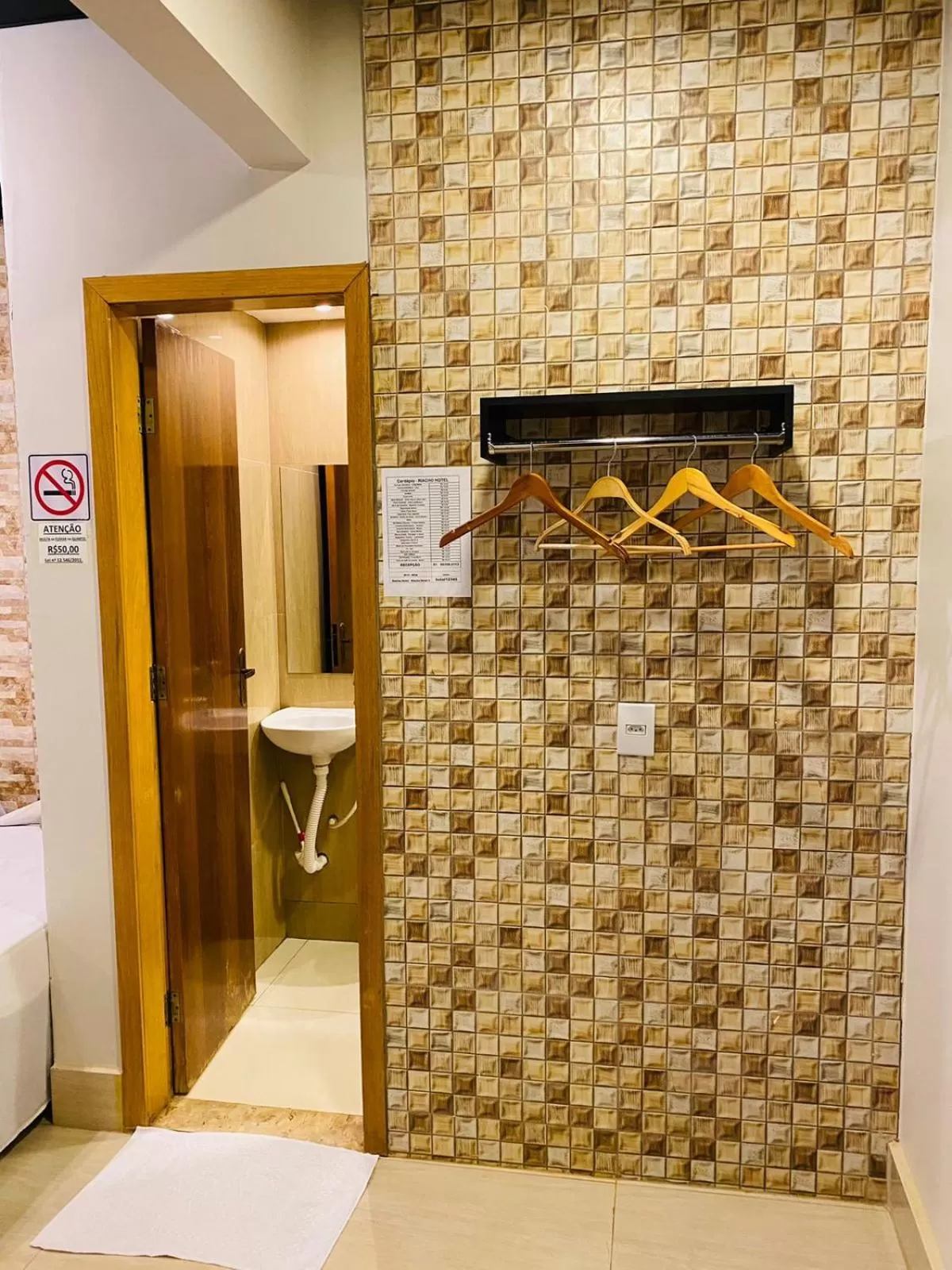 Bathroom in Riacho Hotel