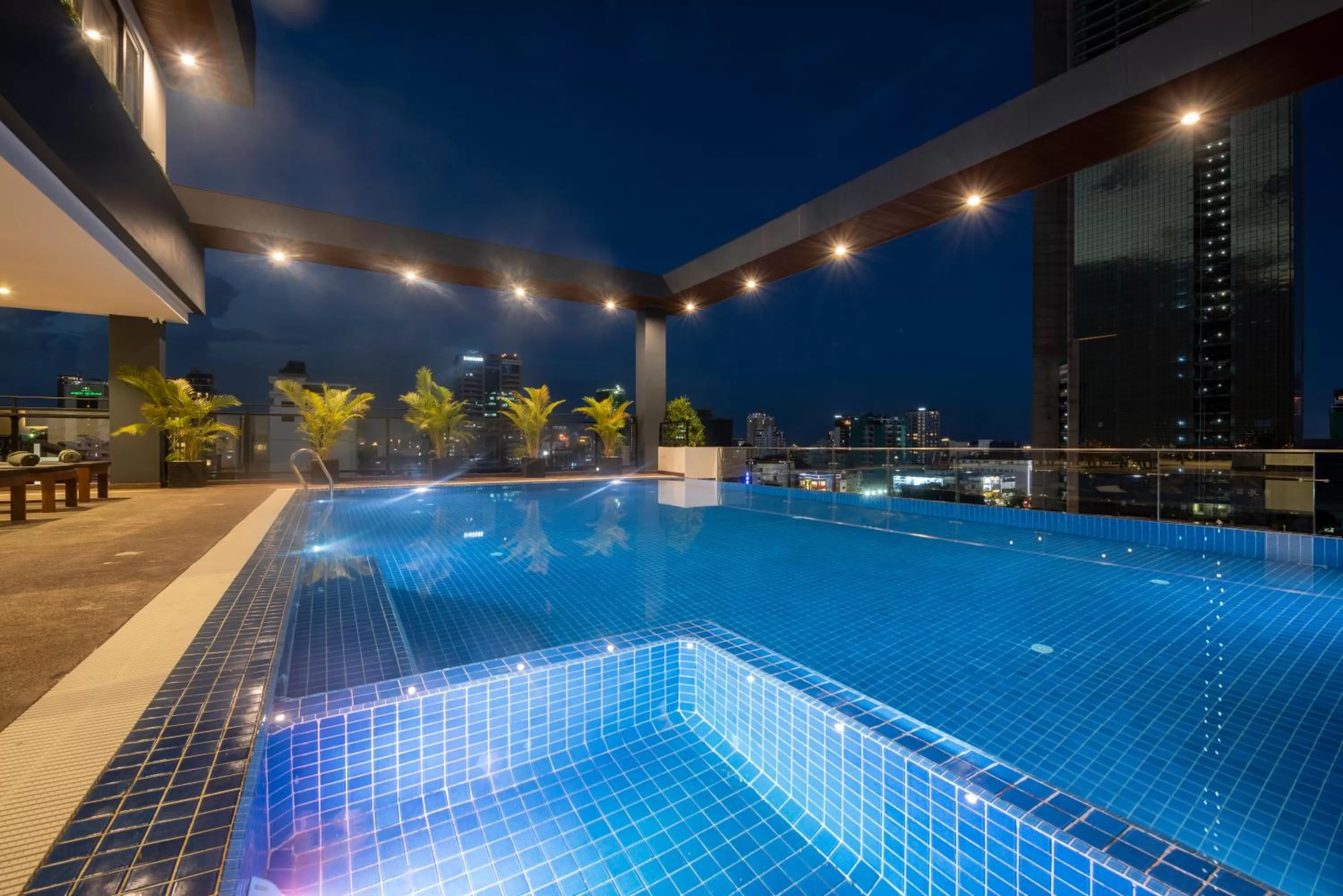 Swimming pool in Residence 105 Hotel and Apartment