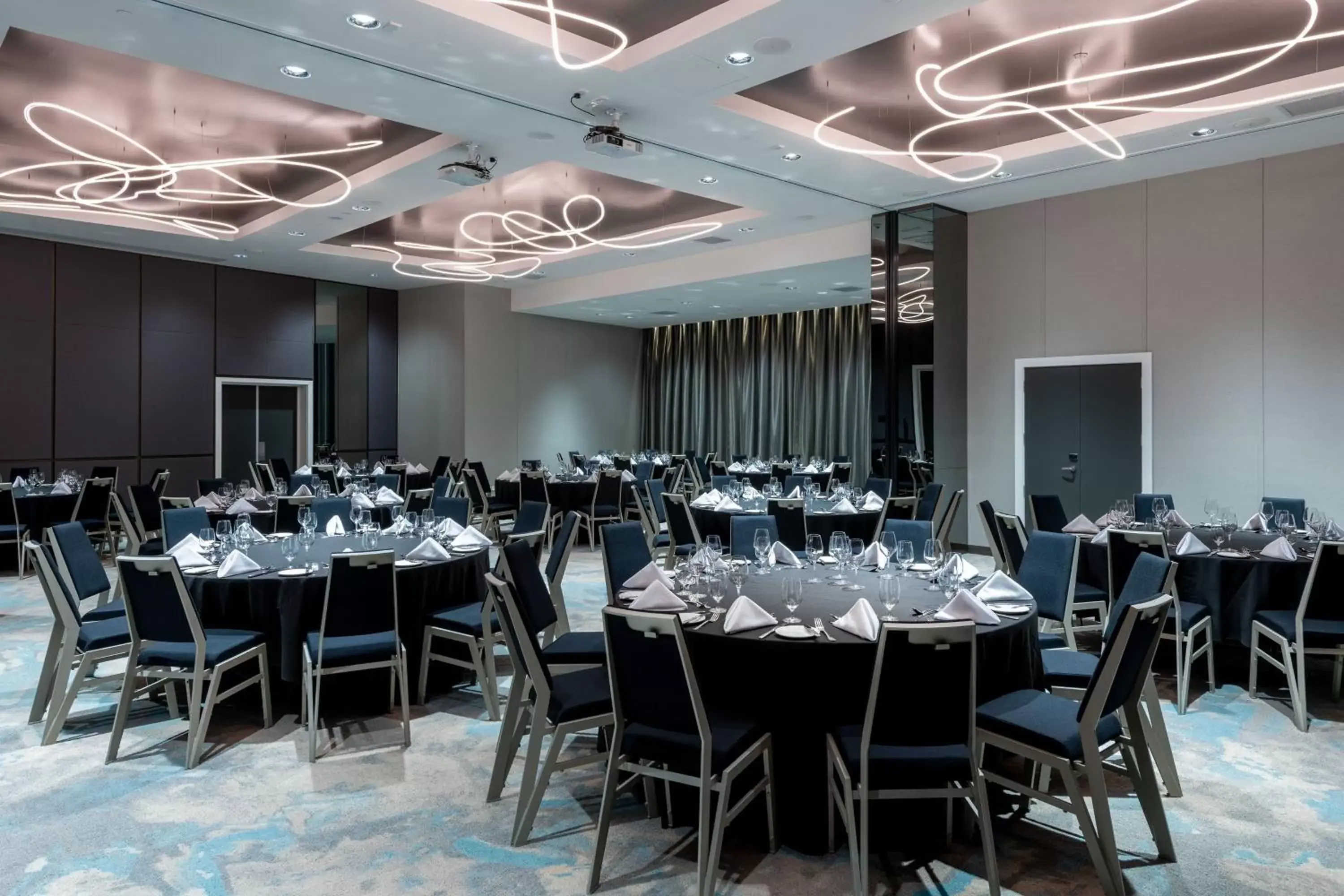 Meeting/conference room, Restaurant/Places to Eat in Four Points by Sheraton Auckland