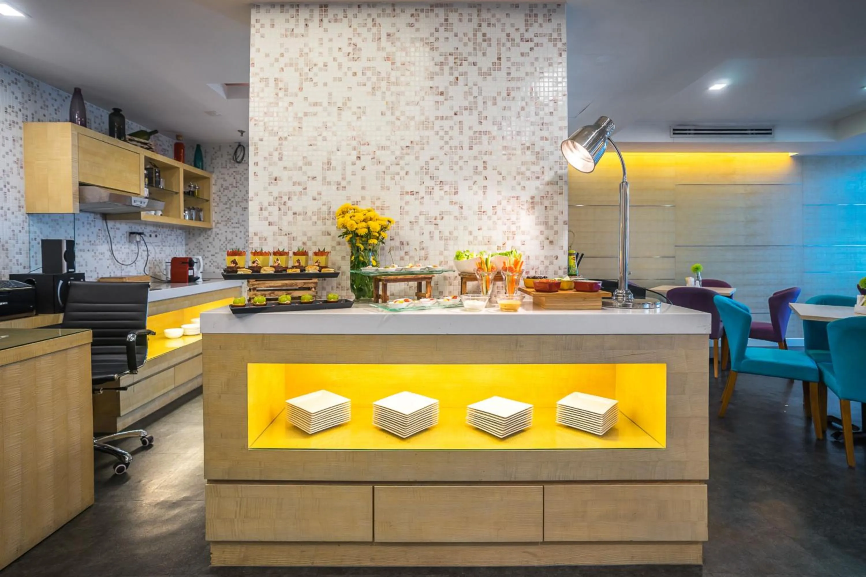 Lounge or bar in Crystal Crown Hotel Petaling Jaya