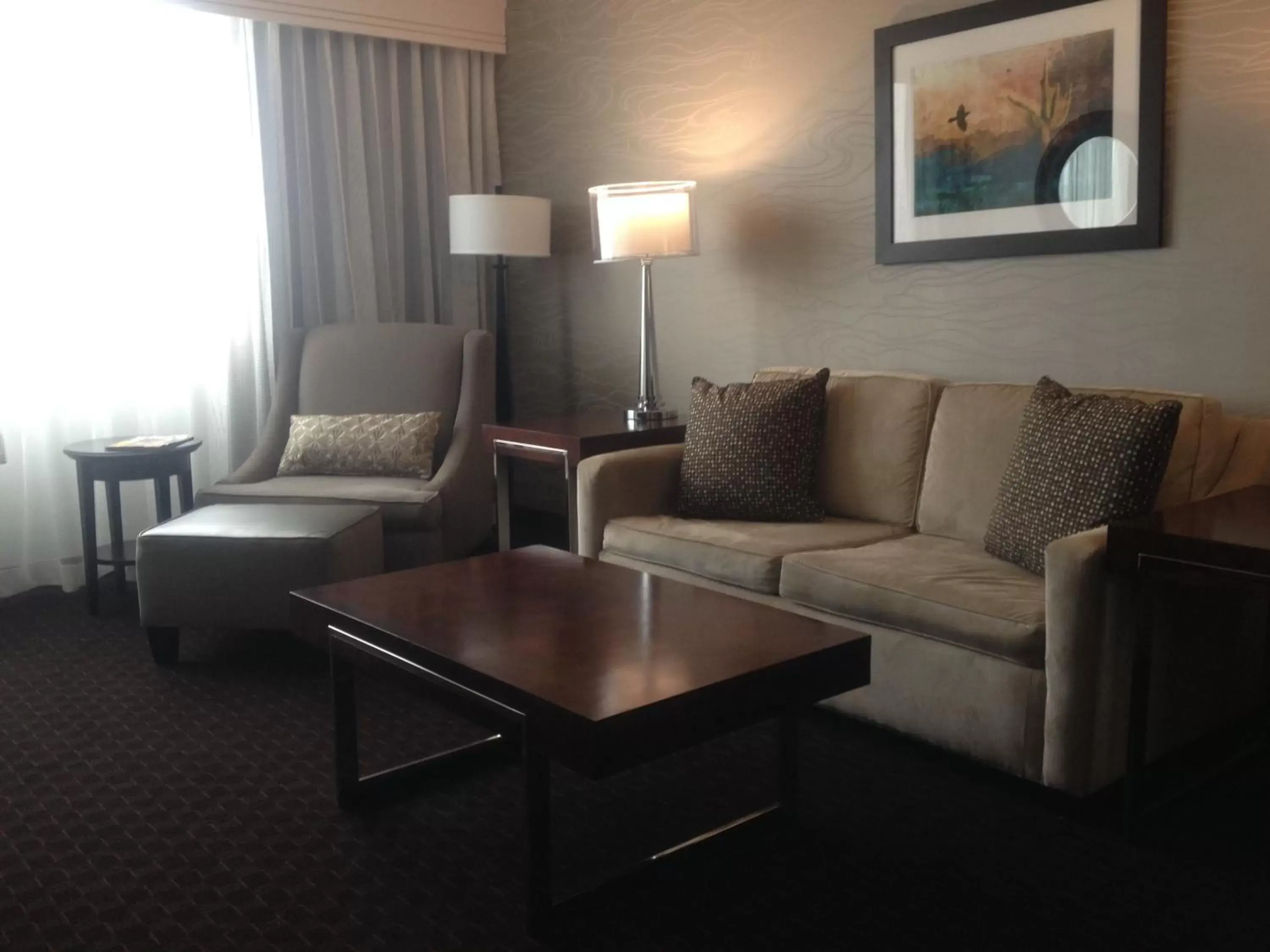 Photo of the whole room, Seating Area in Crowne Plaza Phoenix Airport - PHX, an IHG Hotel