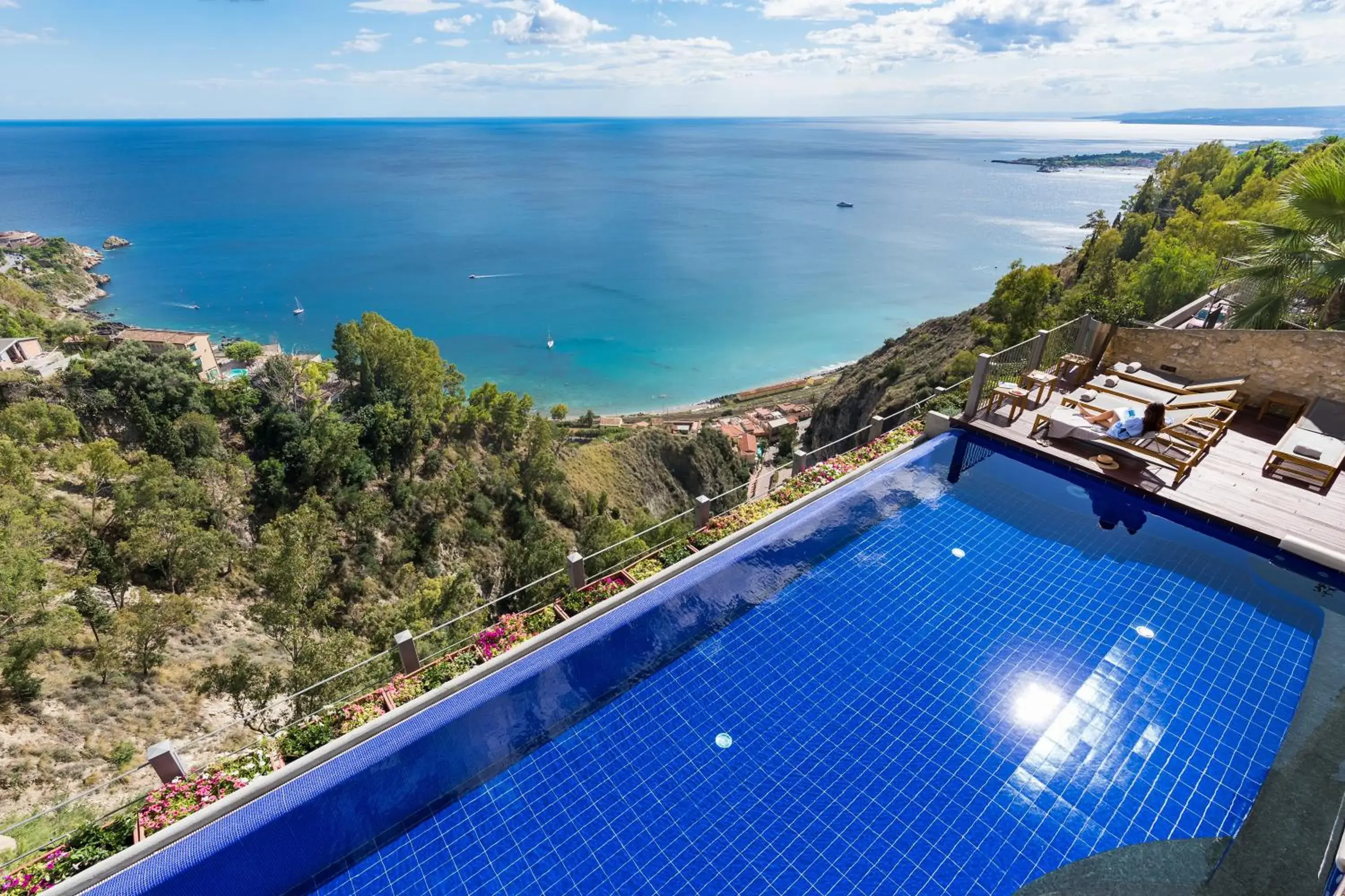 Swimming Pool in Hotel Metropole Taormina