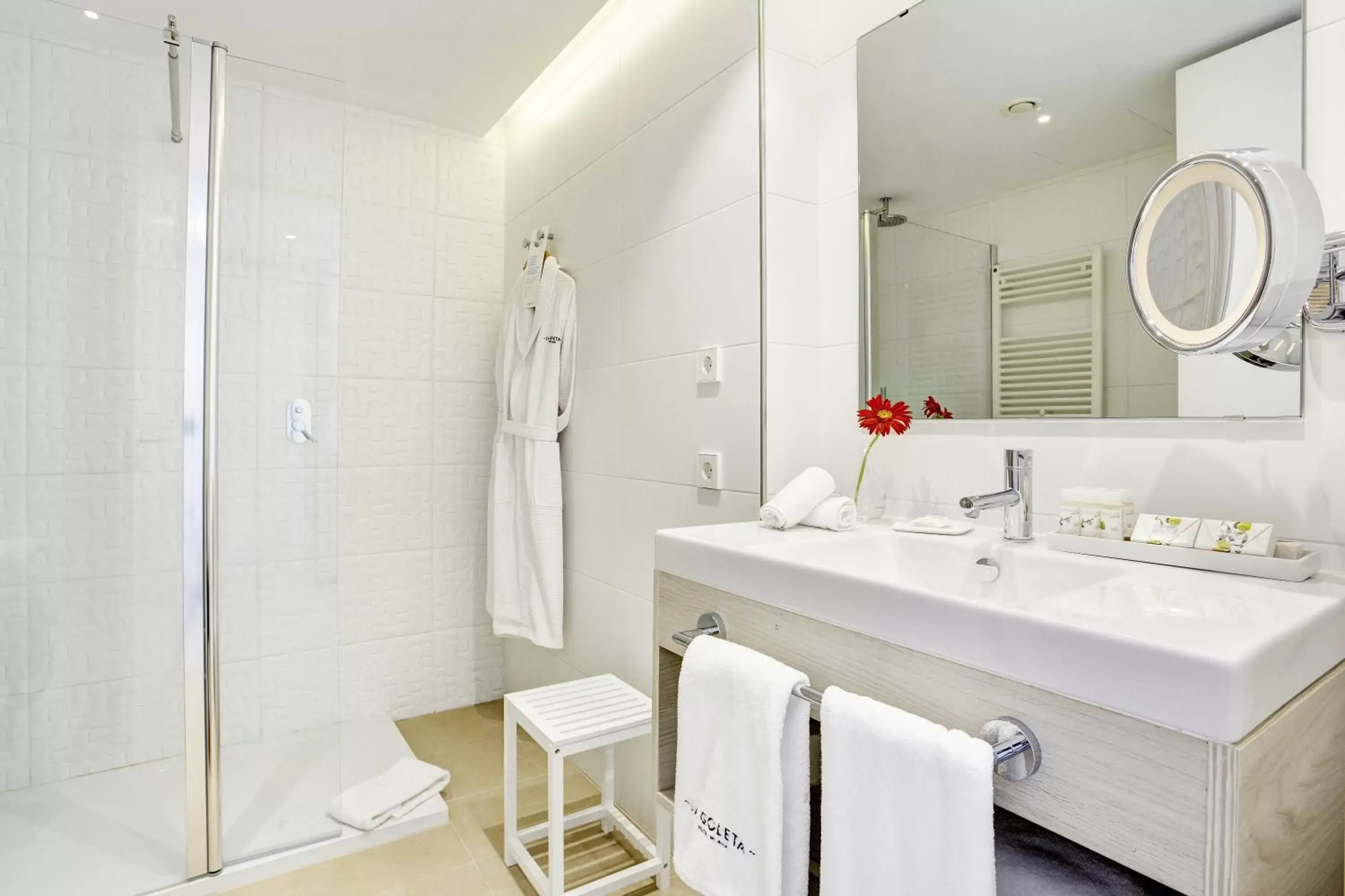 Shower, Bathroom in La Goleta Hotel de Mar - Adults Only