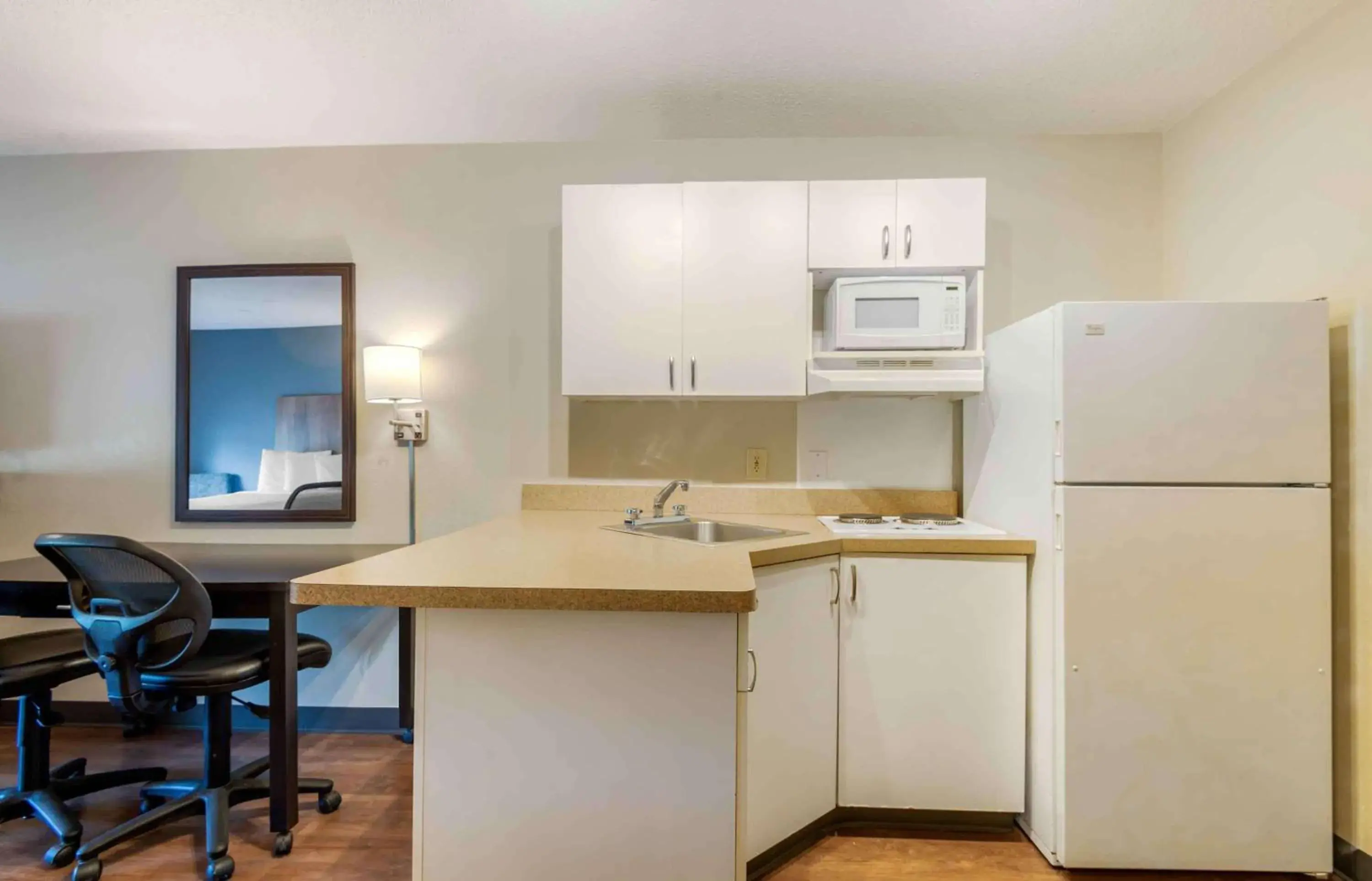 Bedroom, Kitchen/Kitchenette in Extended Stay America Suites - Charlotte - University Place