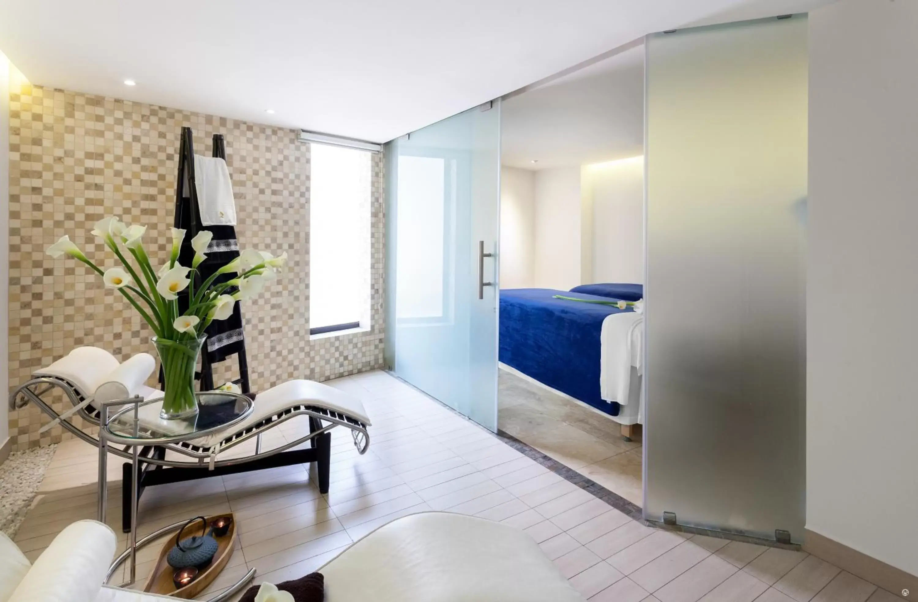 Massage, Bathroom in Le Parc Hotel, Beyond Stars