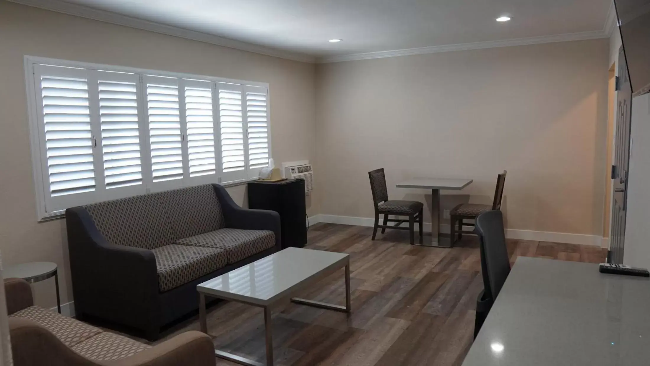 Seating Area in Sea Breeze Inn - LAX Airport, Los Angeles