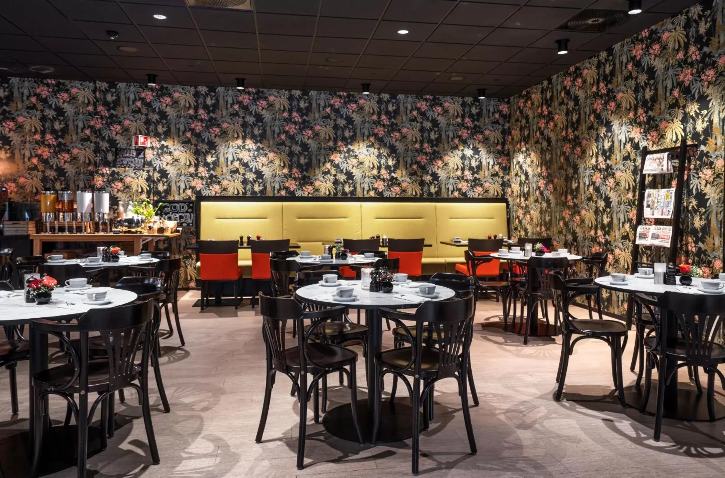 Restaurant/places to eat in Thon Hotel Alta Restaurant/places to eat in Thon Hotel Alta