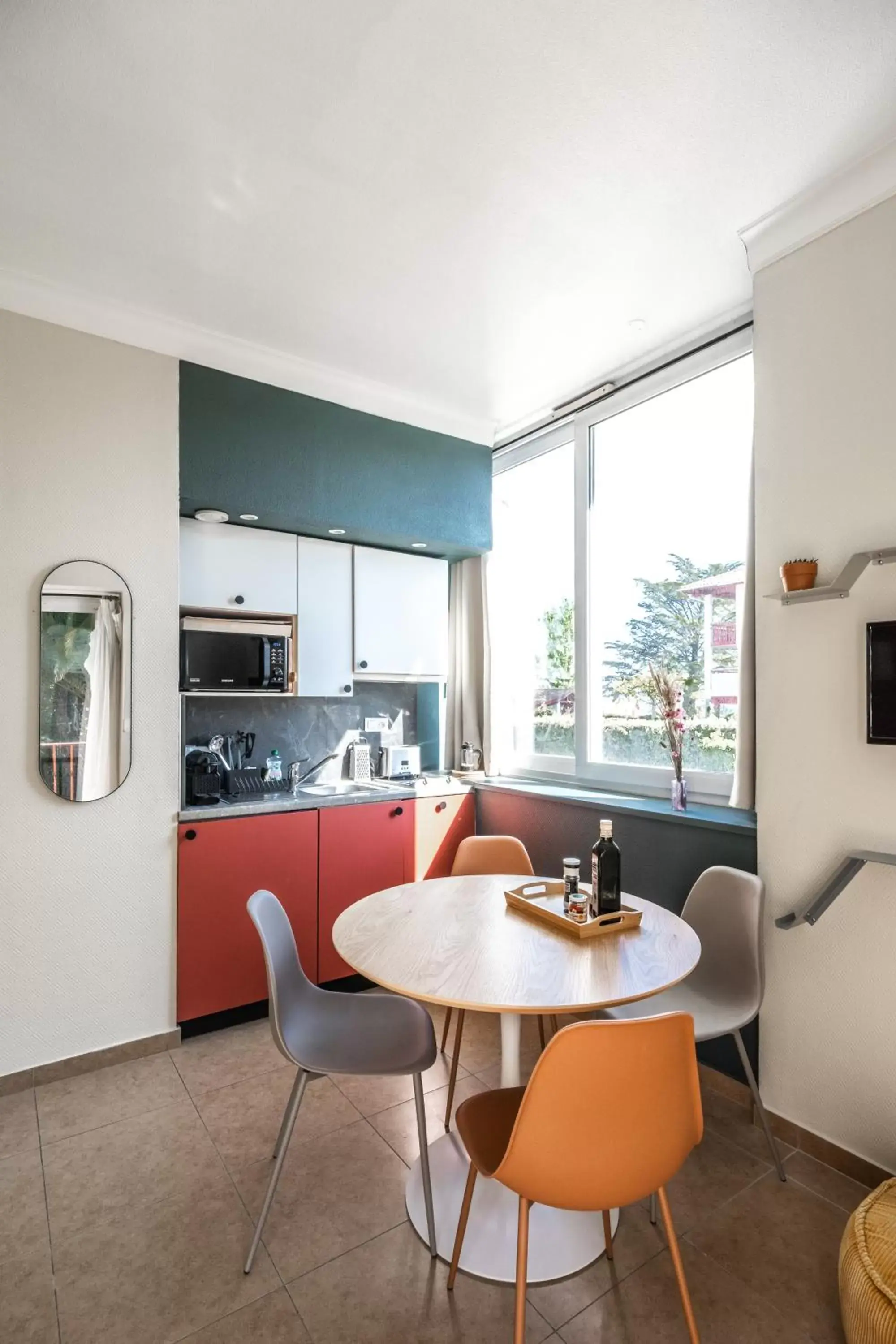 Kitchen/Kitchenette in Résidence Chateau d'Acotz - Avec piscine à 600m des plages à Saint-Jean-de-Luz