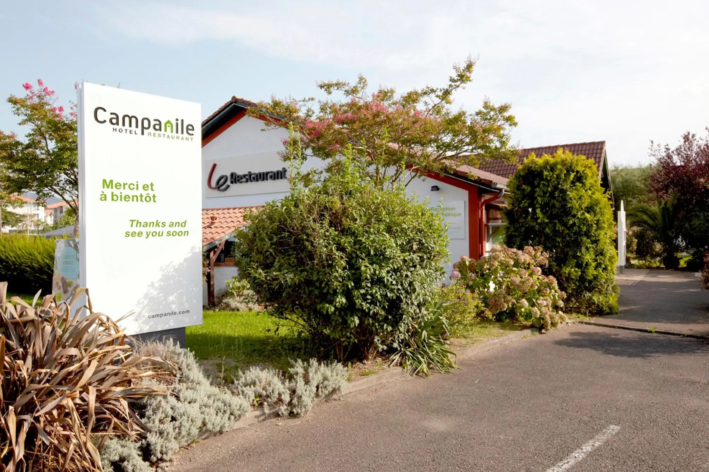 Facade/entrance, Property Logo/Sign in Campanile Hendaye