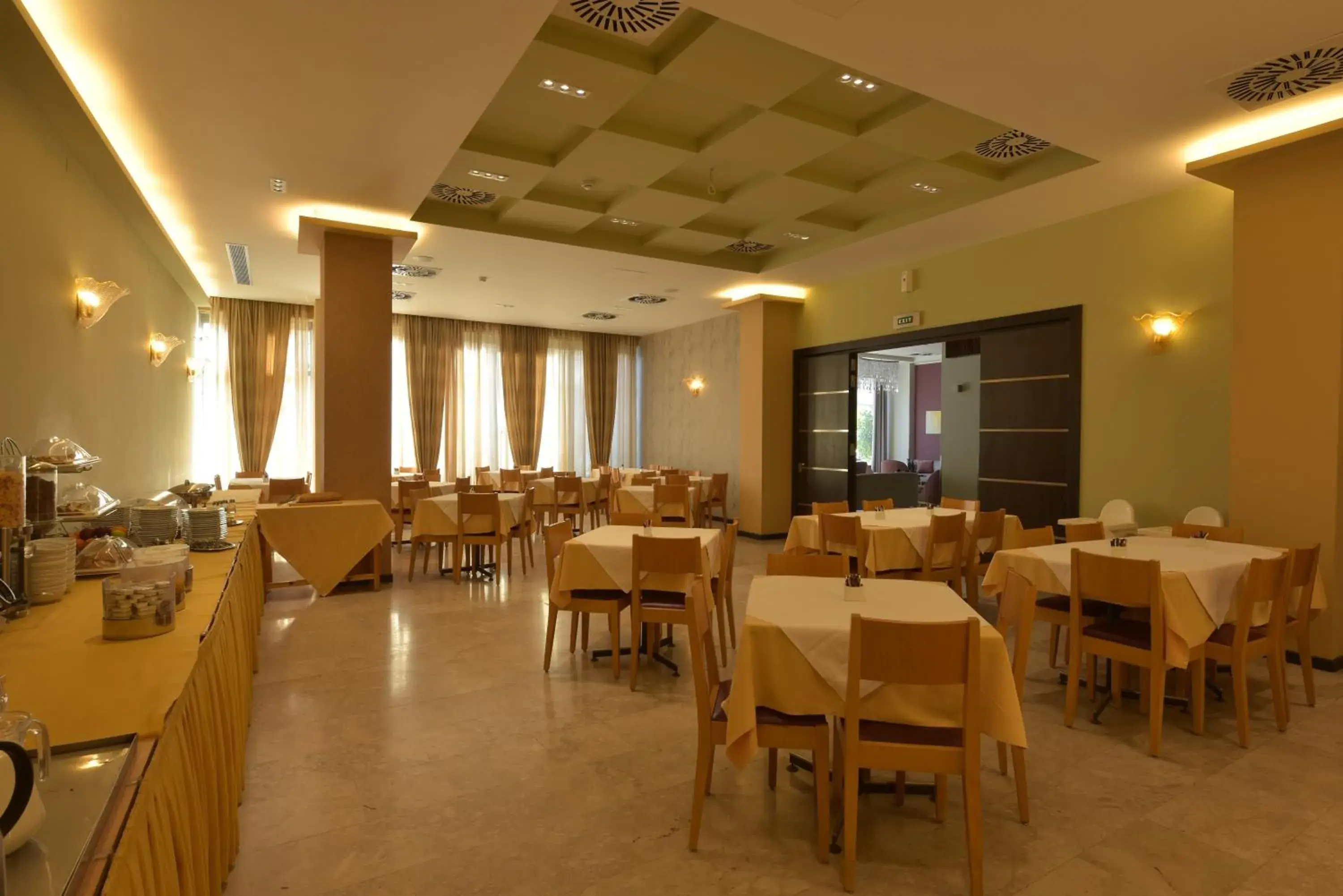 Restaurant/Places to Eat in Park Hotel