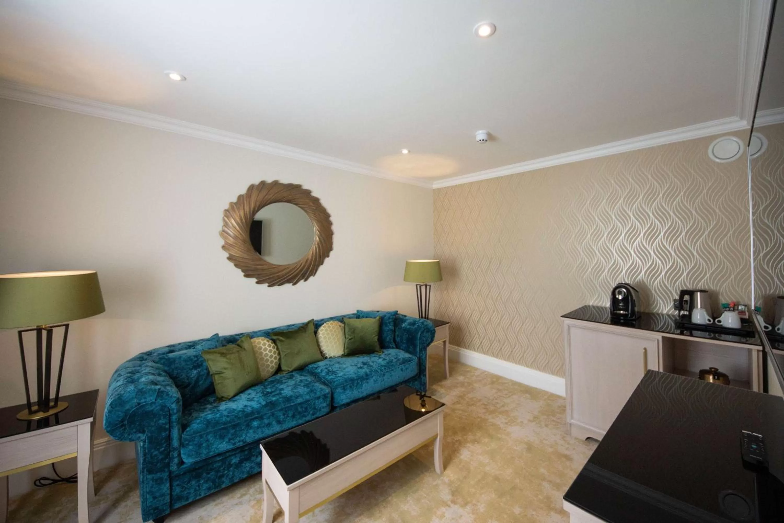 Coffee/tea facilities in Best Western Abbots Barton Hotel