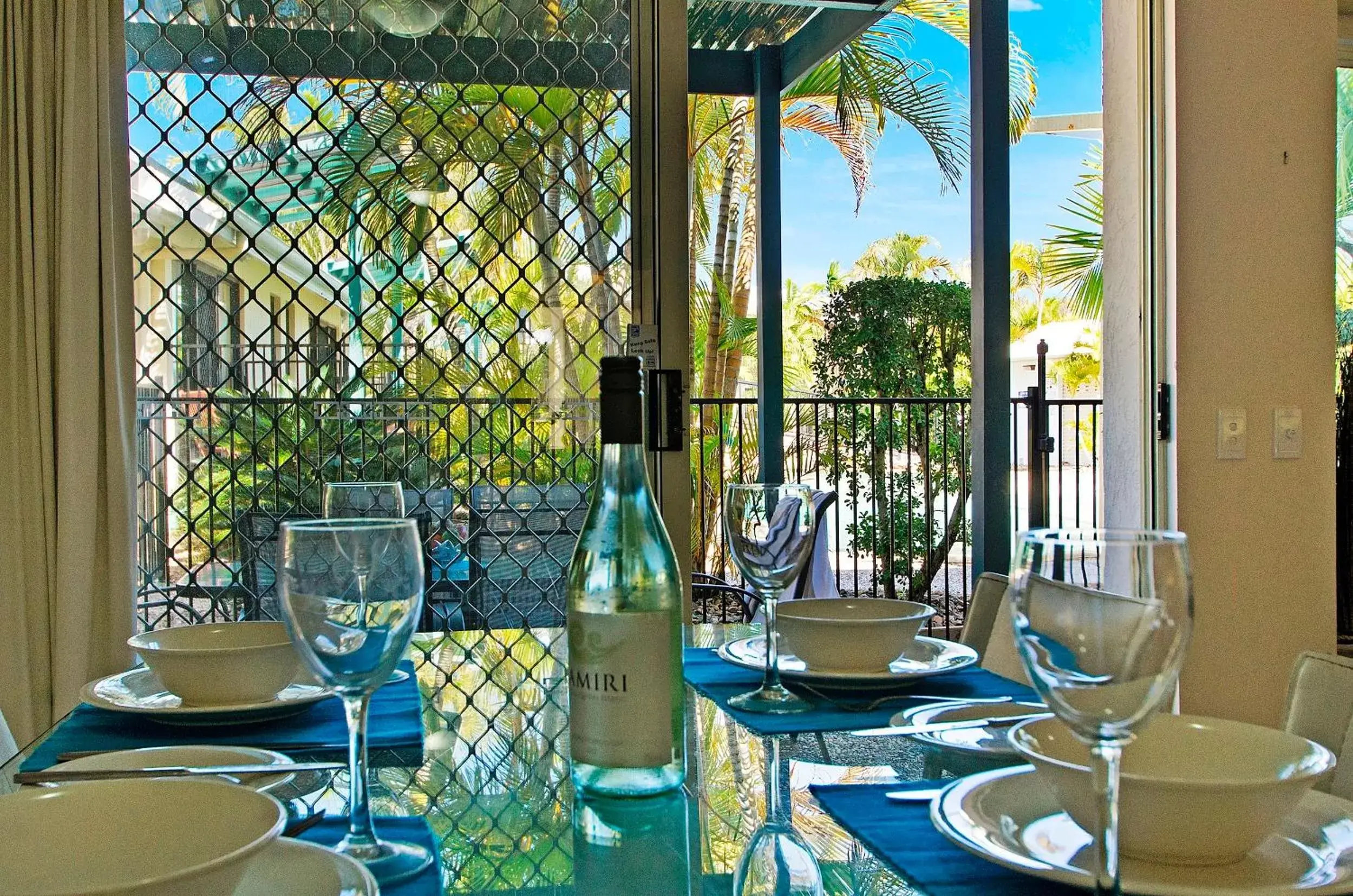 Balcony/Terrace, Restaurant/Places to Eat in Ivory Palms Resort Noosa