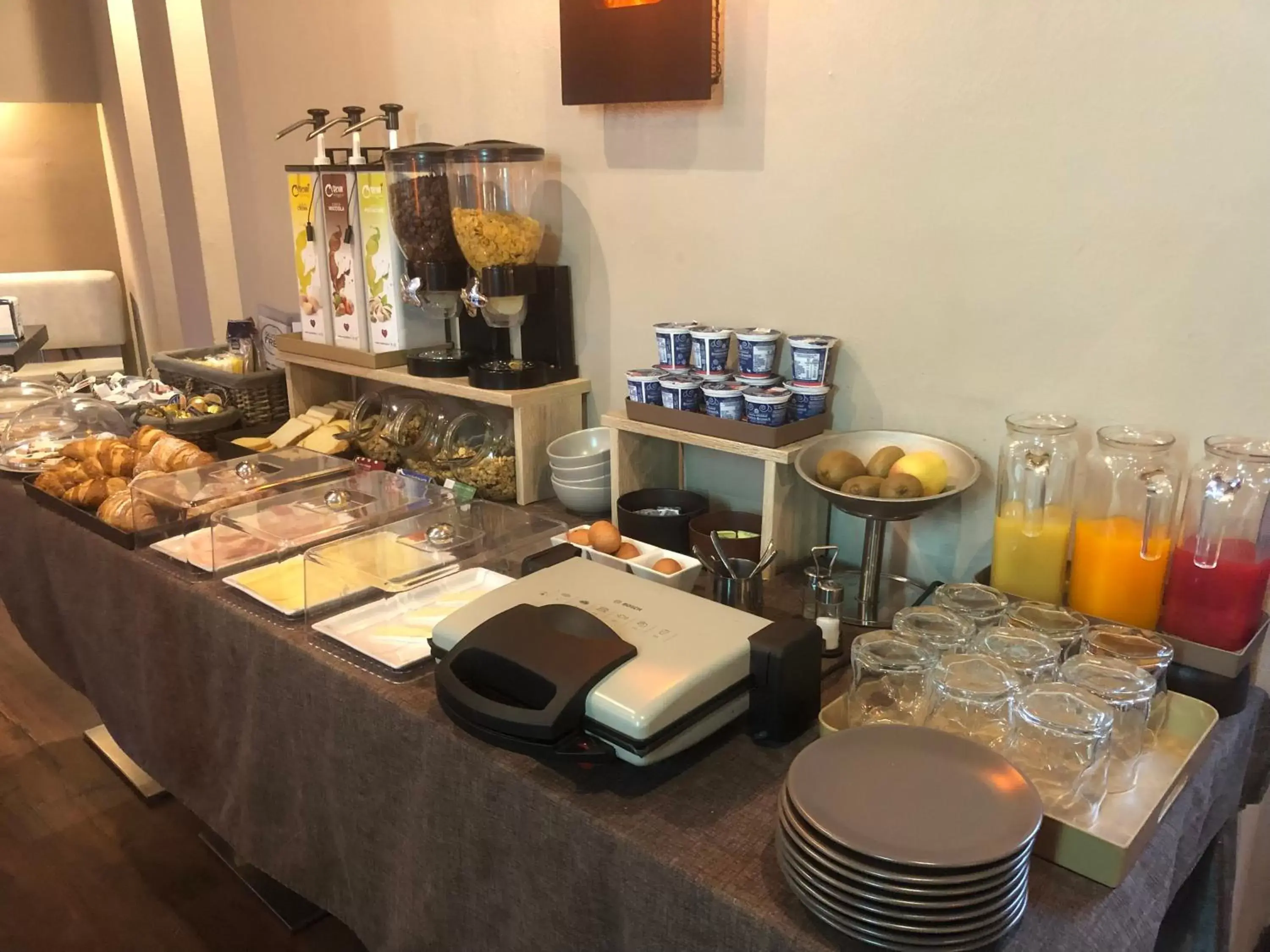 Buffet breakfast in HOTEL DEL CORSO