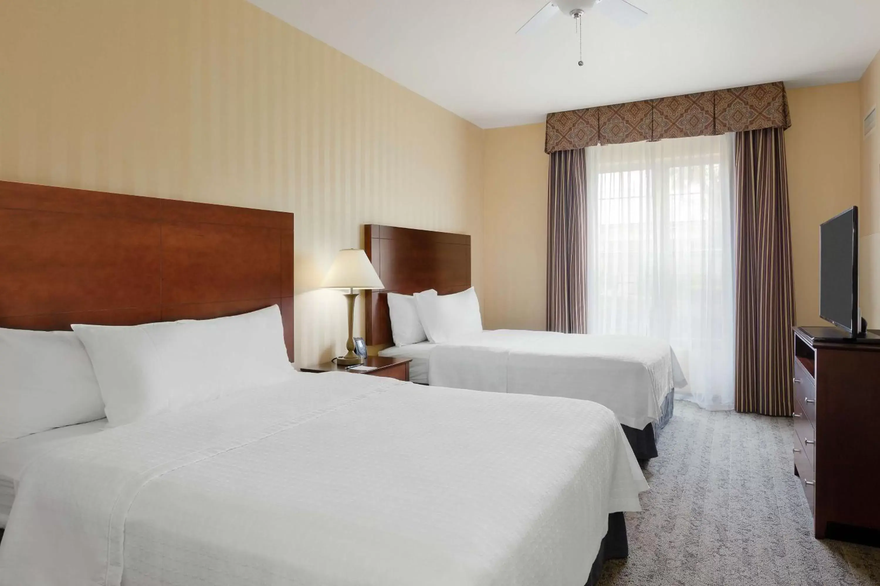 Bedroom, Bed in Homewood Suites by Hilton Sacramento Airport-Natomas