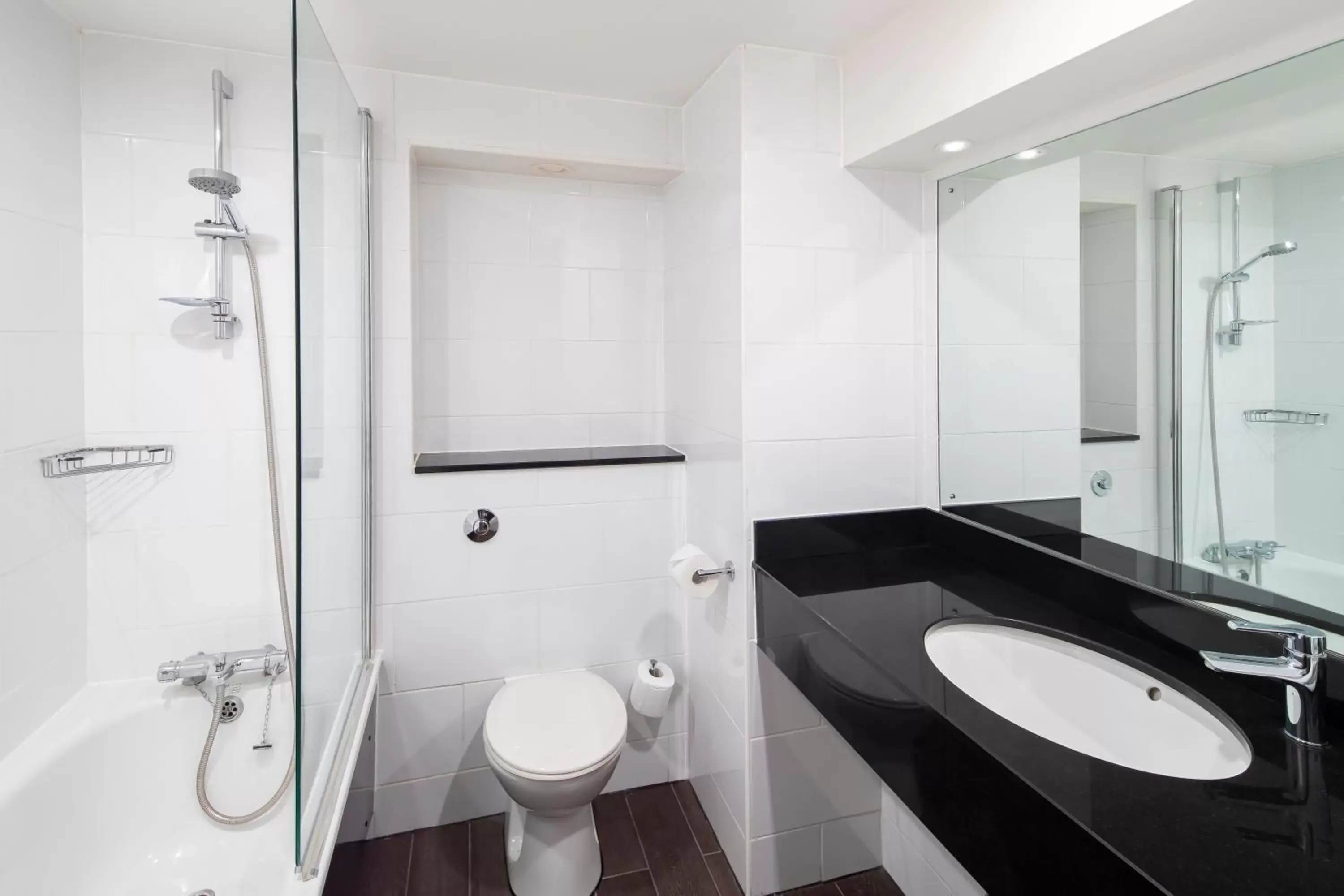 Shower, Bathroom in Crowne Plaza Harrogate, an IHG Hotel