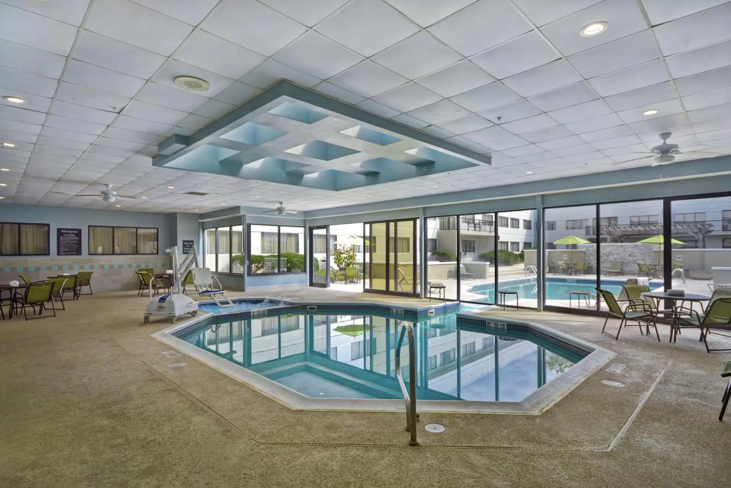 Swimming Pool in Homewood Suites by Hilton Indianapolis Carmel