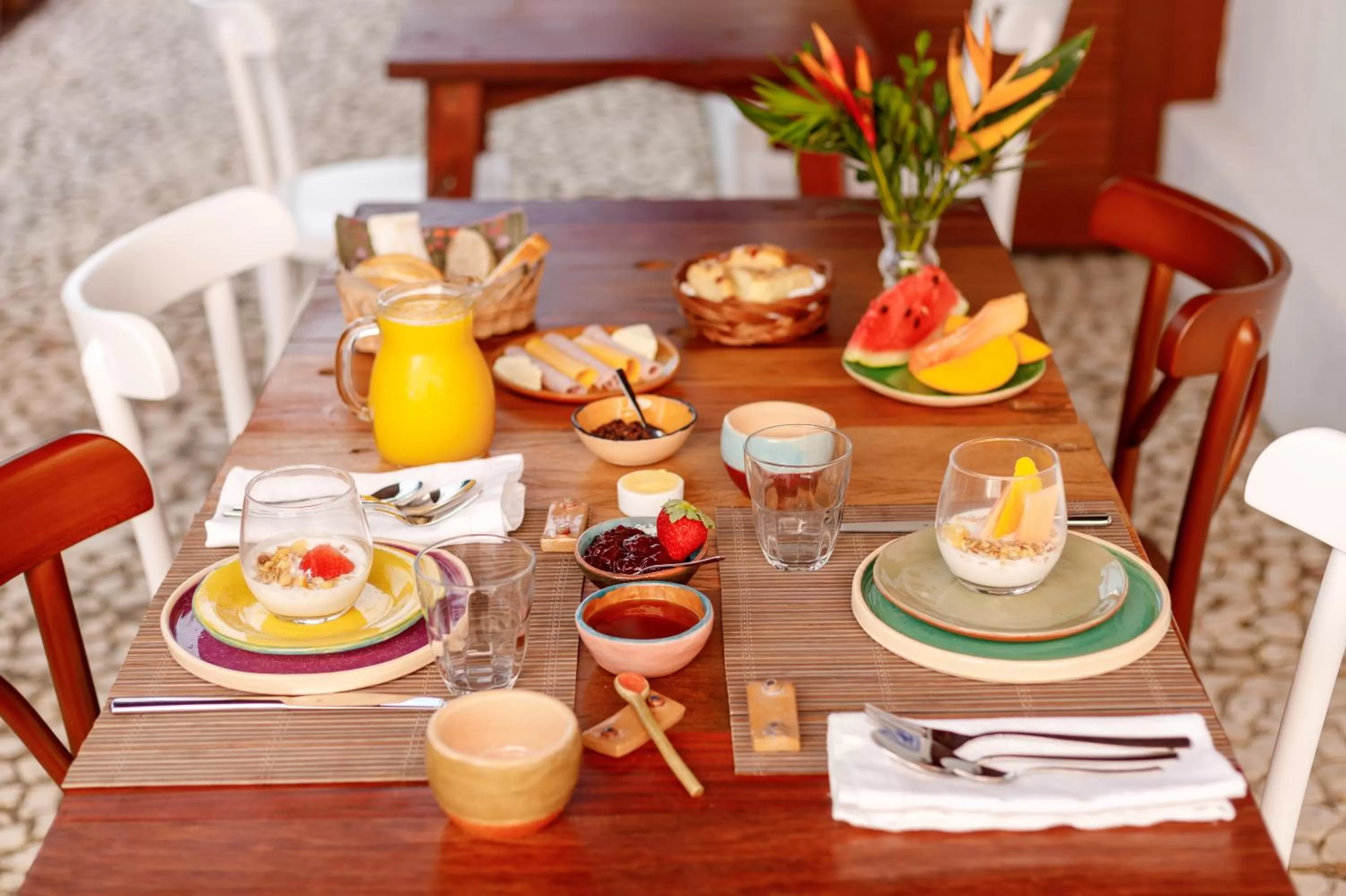 Restaurant/places to eat in Green 53 Boutique Hotel