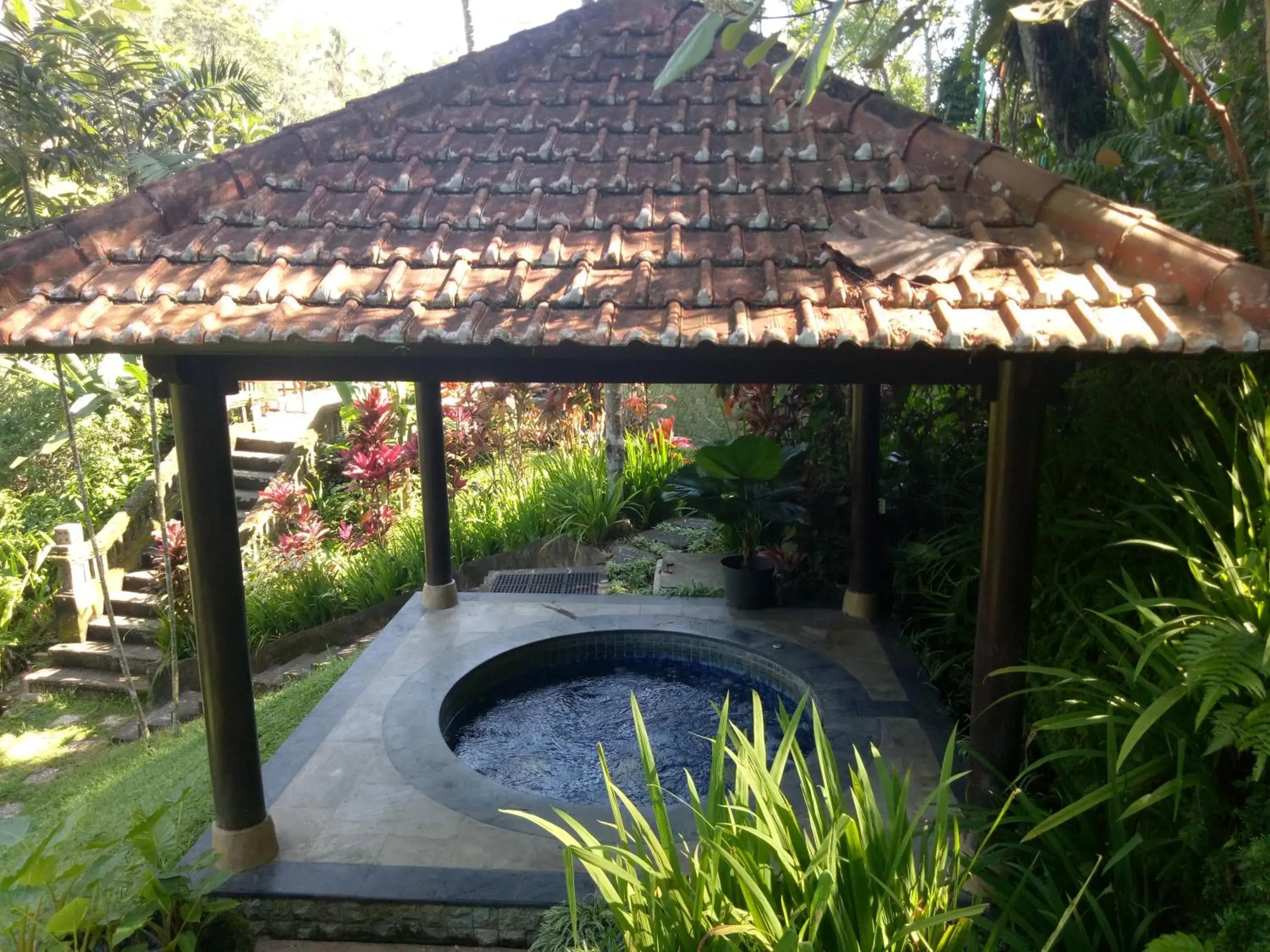 Hot Tub in Anahata Villas and Spa Resort