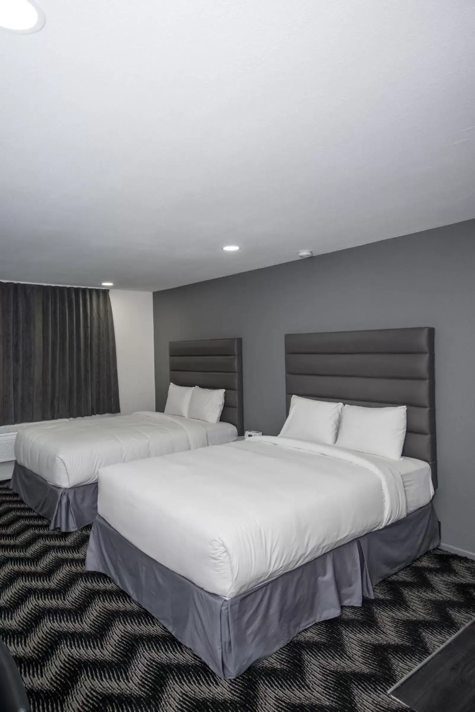 Bedroom, Bed in Siegel Select LV Strip-Convention Center