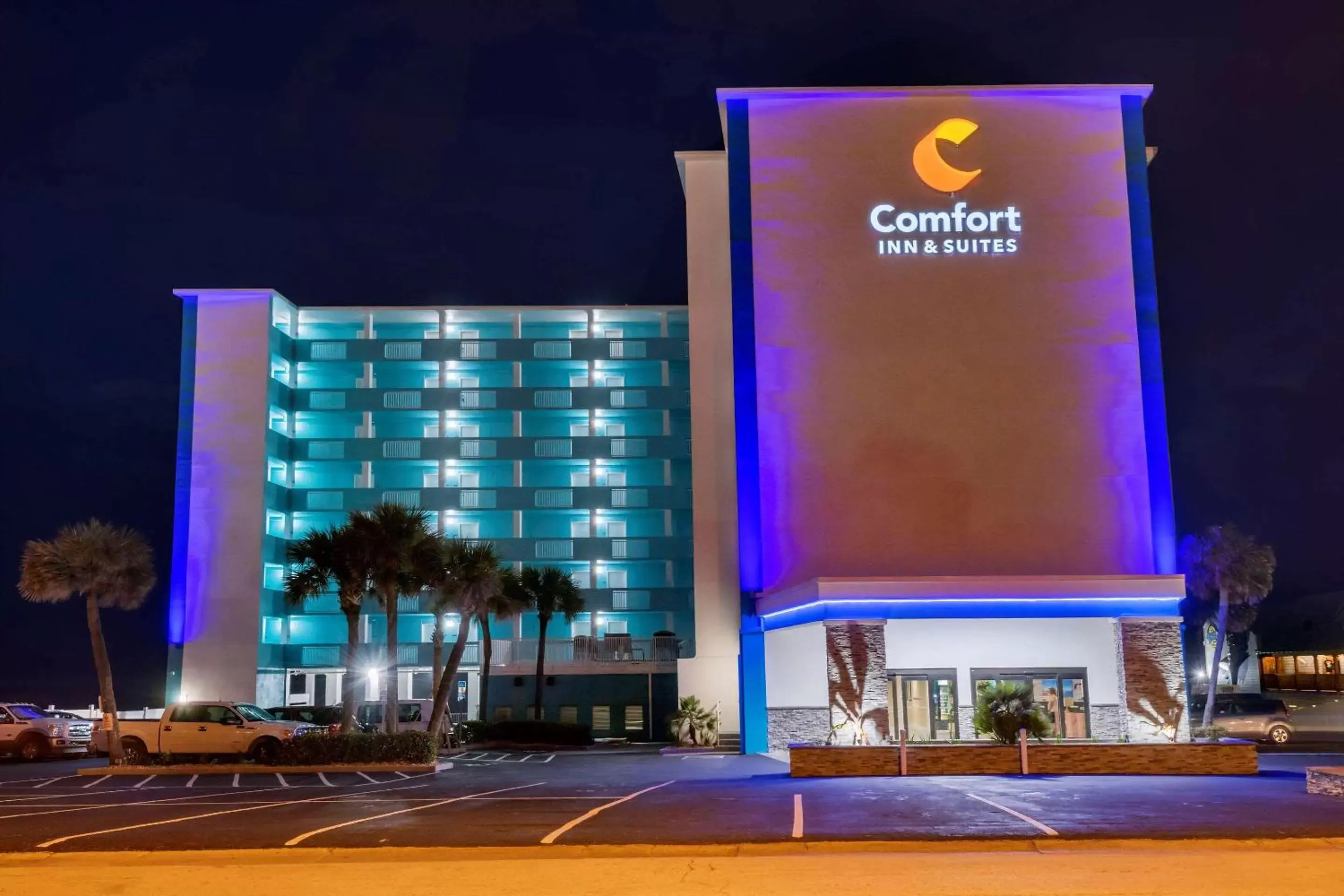 Property Building in Comfort Inn & Suites Daytona Beach Oceanfront