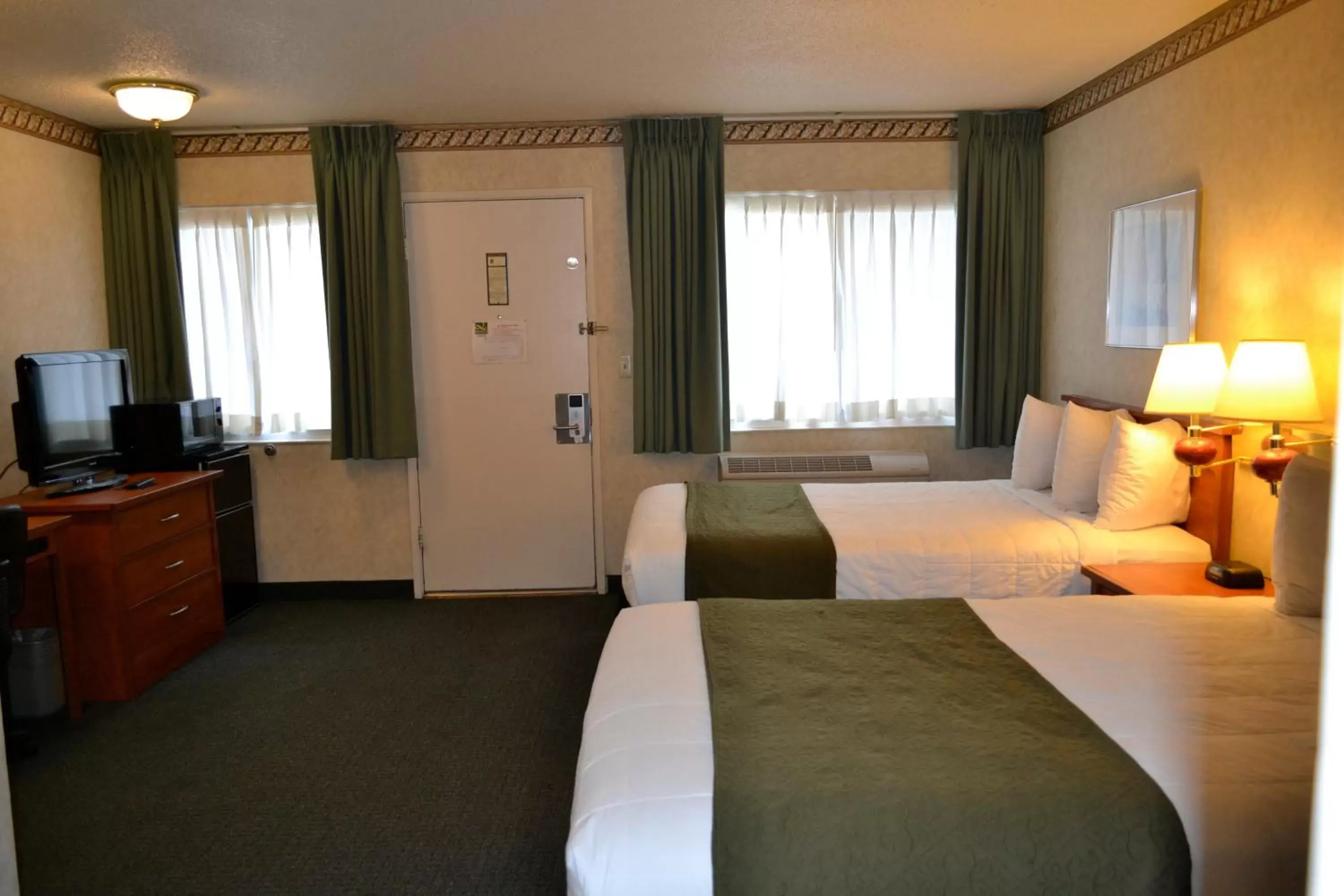 Queen Suite with Two Queen Beds - Disability Access/Non-Smoking in Quality Inn & Suites Santa Clara