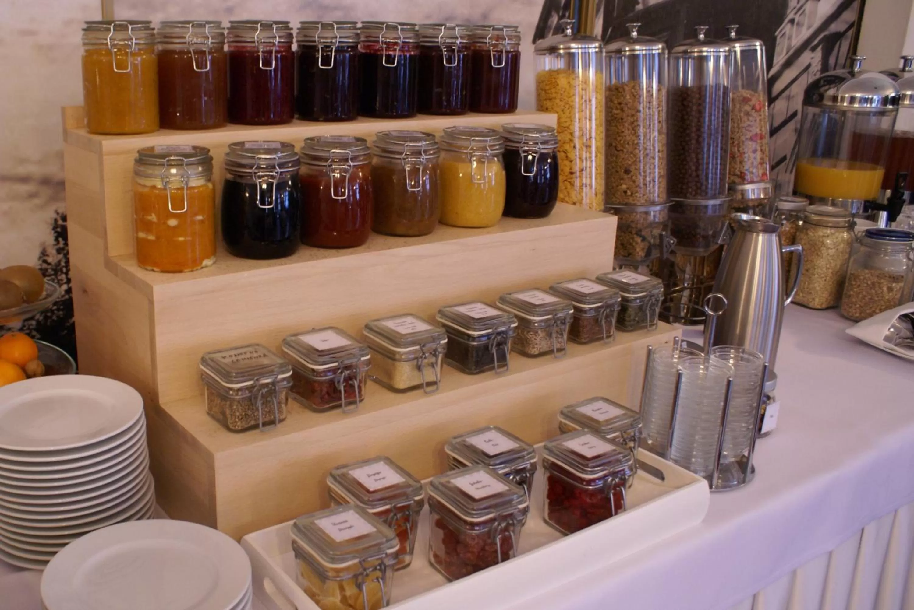 Food and drinks in Hotel Metropol WELLNESS & CONGRESS HOTEL