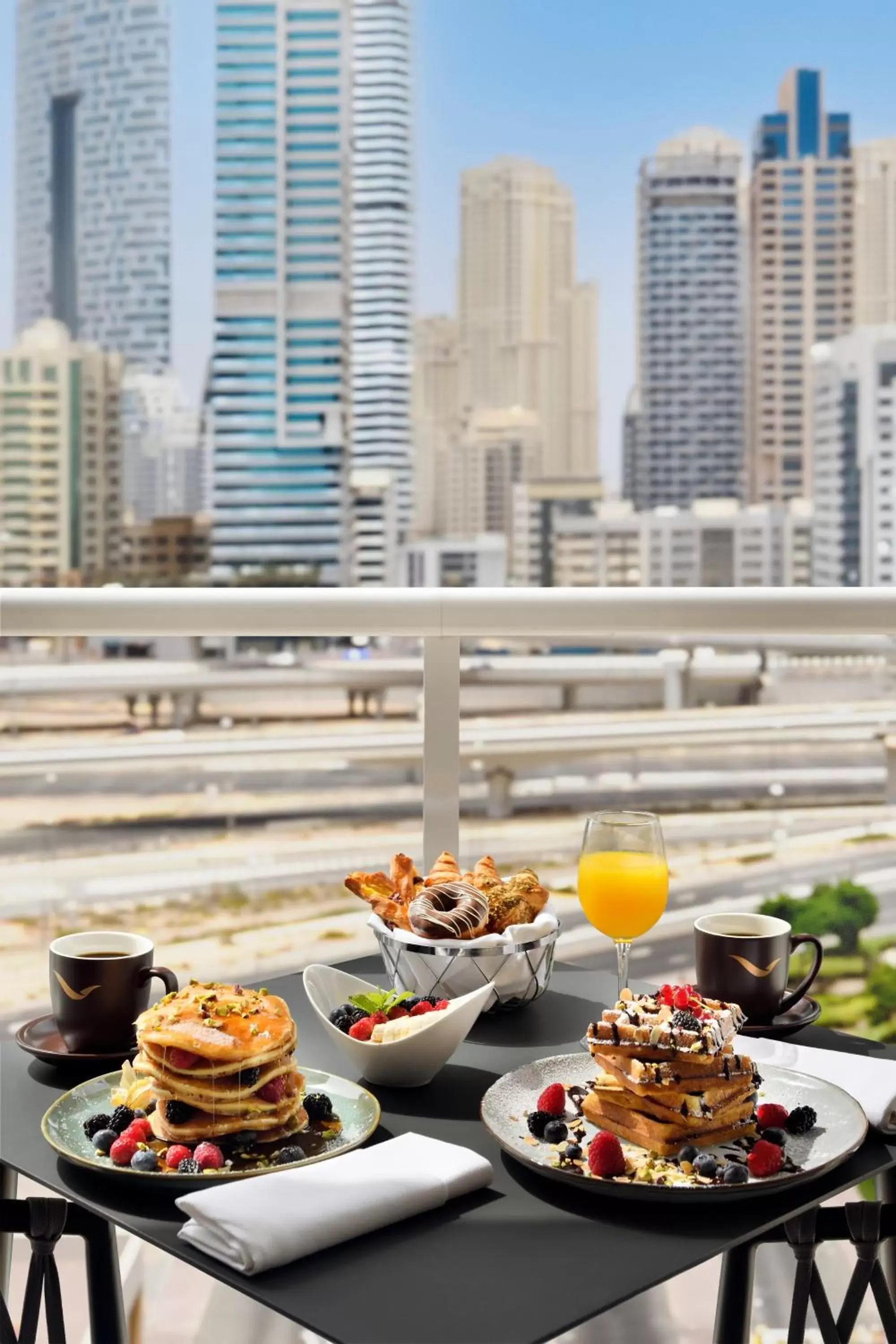 Food and drinks in Mövenpick Hotel Jumeirah Lakes Towers Dubai