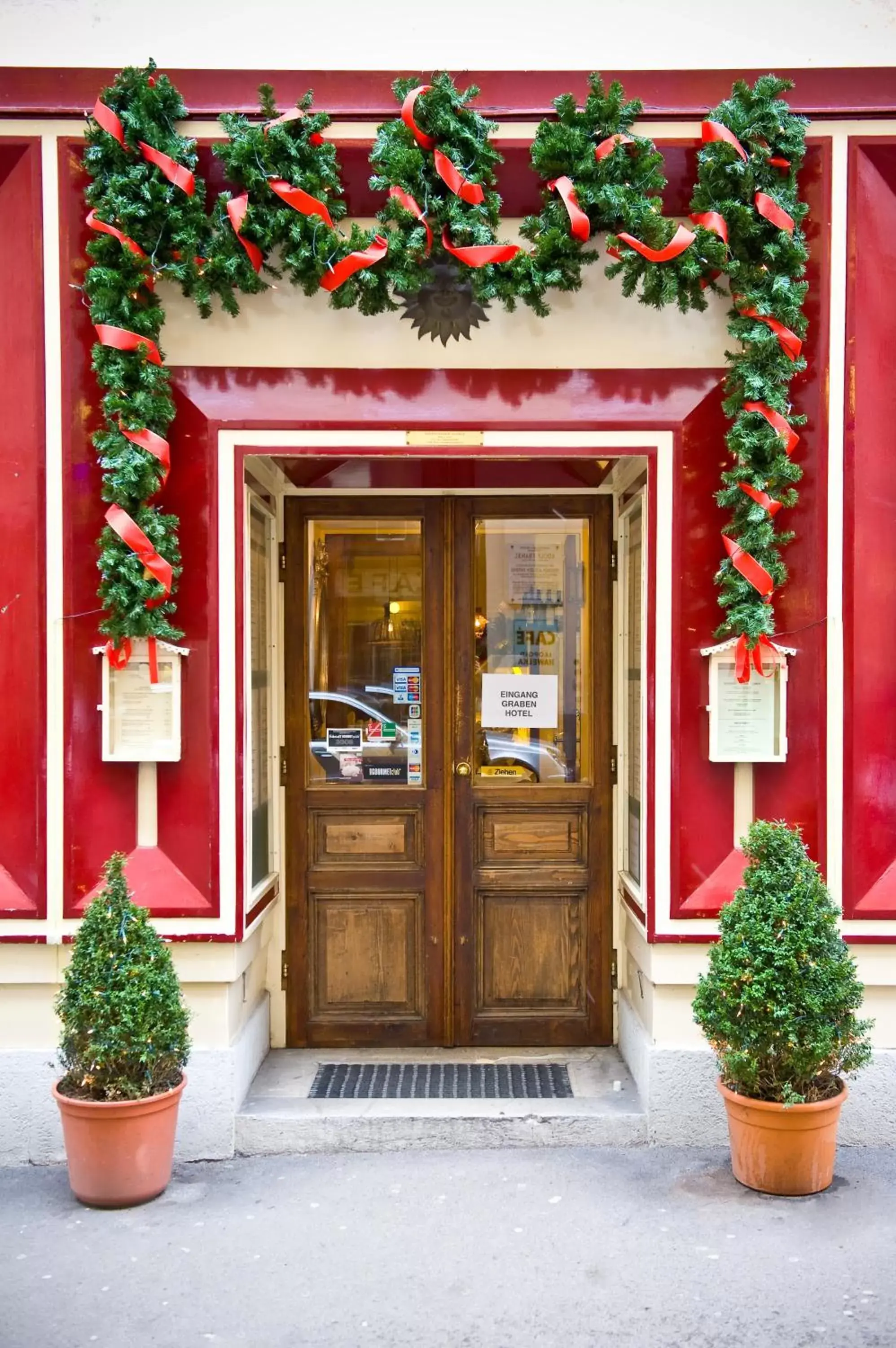 Facade/entrance in Graben Hotel